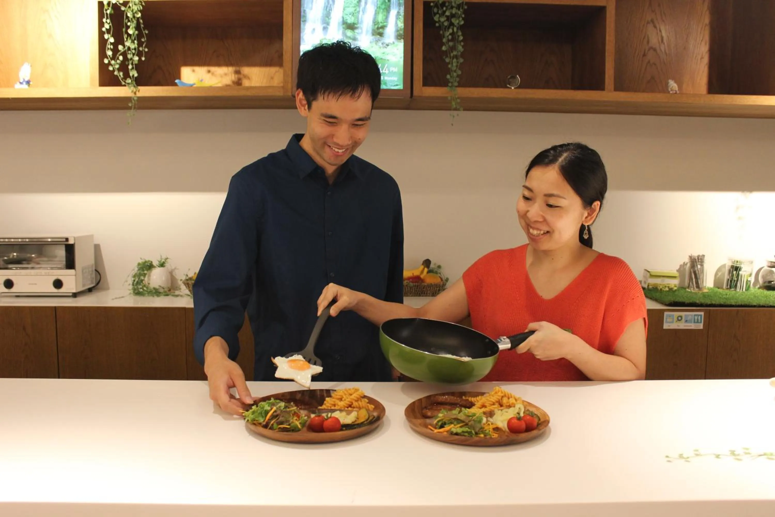 Communal lounge/ TV room in plat hostel keikyu minowa forest