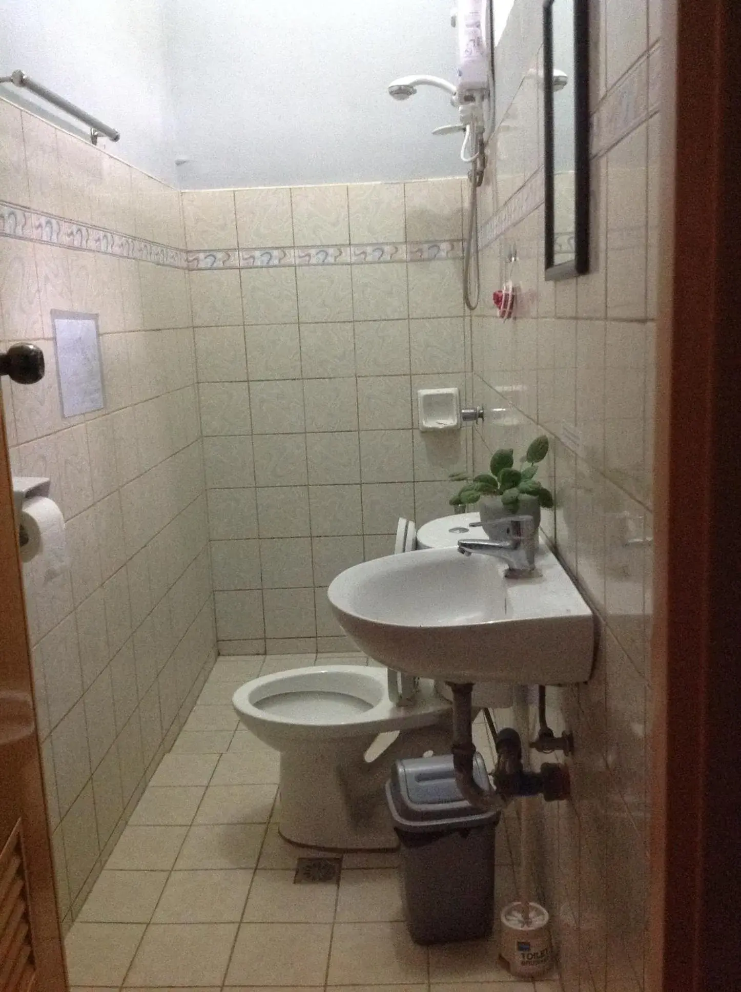 6-Bed Male Dormitory Room - single occupancy in Banaue Pink Eco hostel 6-Bed Male Dormitory Room - single occupancy in Banaue Pink Eco hostel