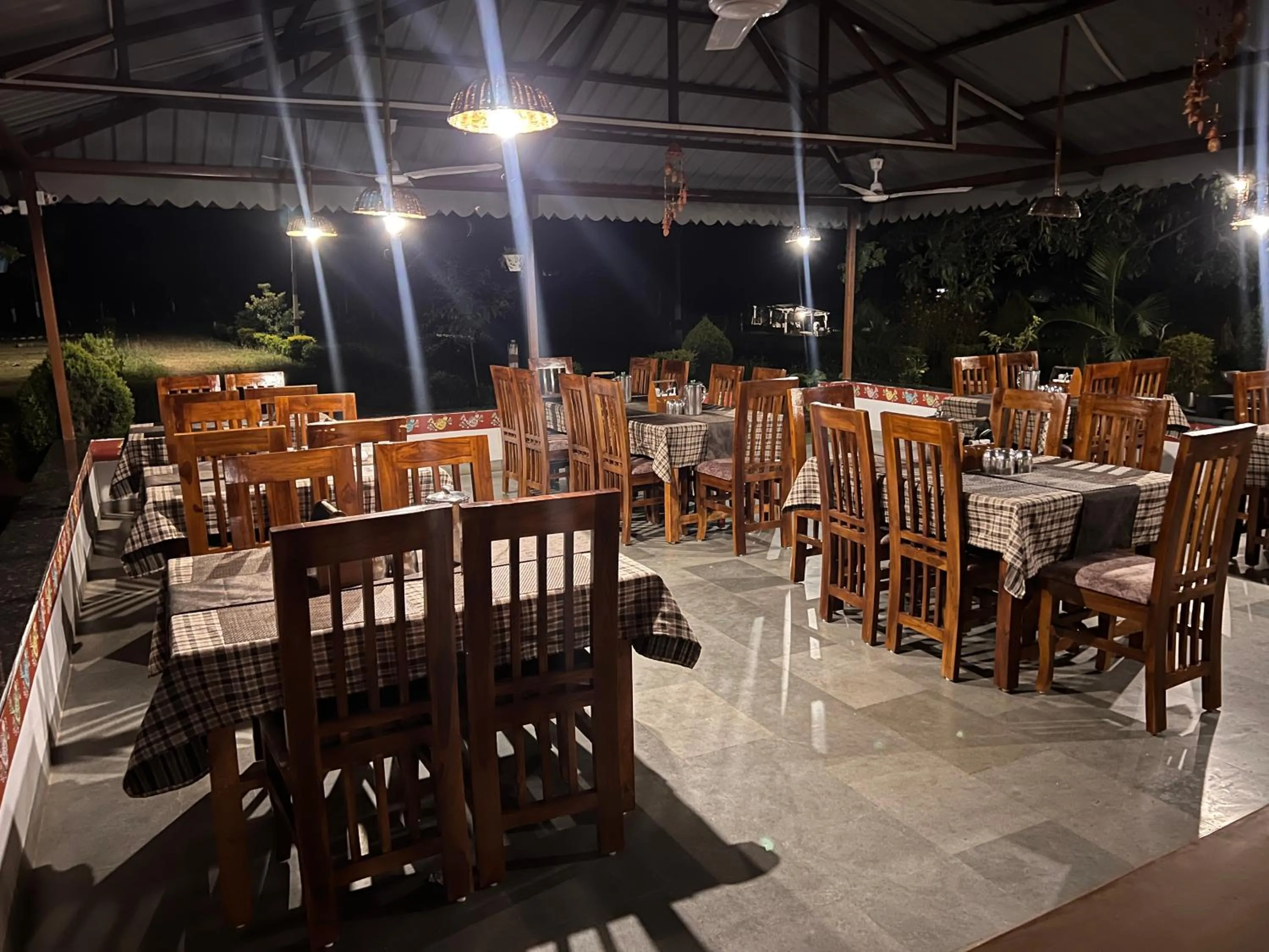 Restaurant/places to eat in WOW STAYZ2 Pachmarhi Foothill Cottages