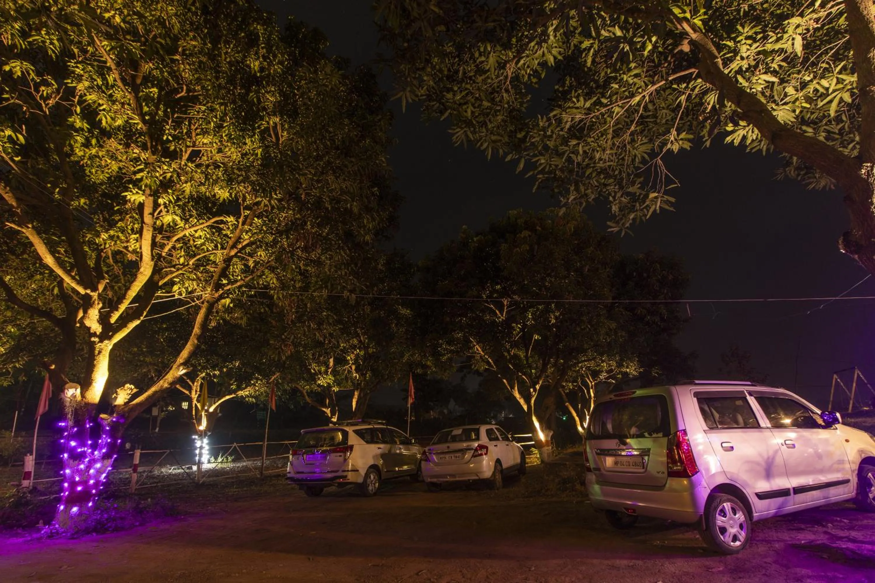 Parking in WOW STAYZ2 Pachmarhi Foothill Cottages