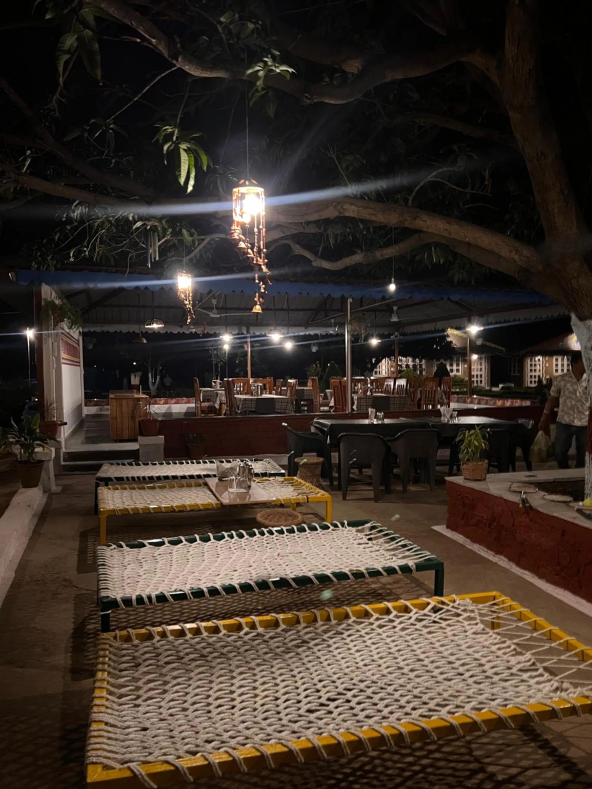 Restaurant/places to eat in WOW STAYZ2 Pachmarhi Foothill Cottages