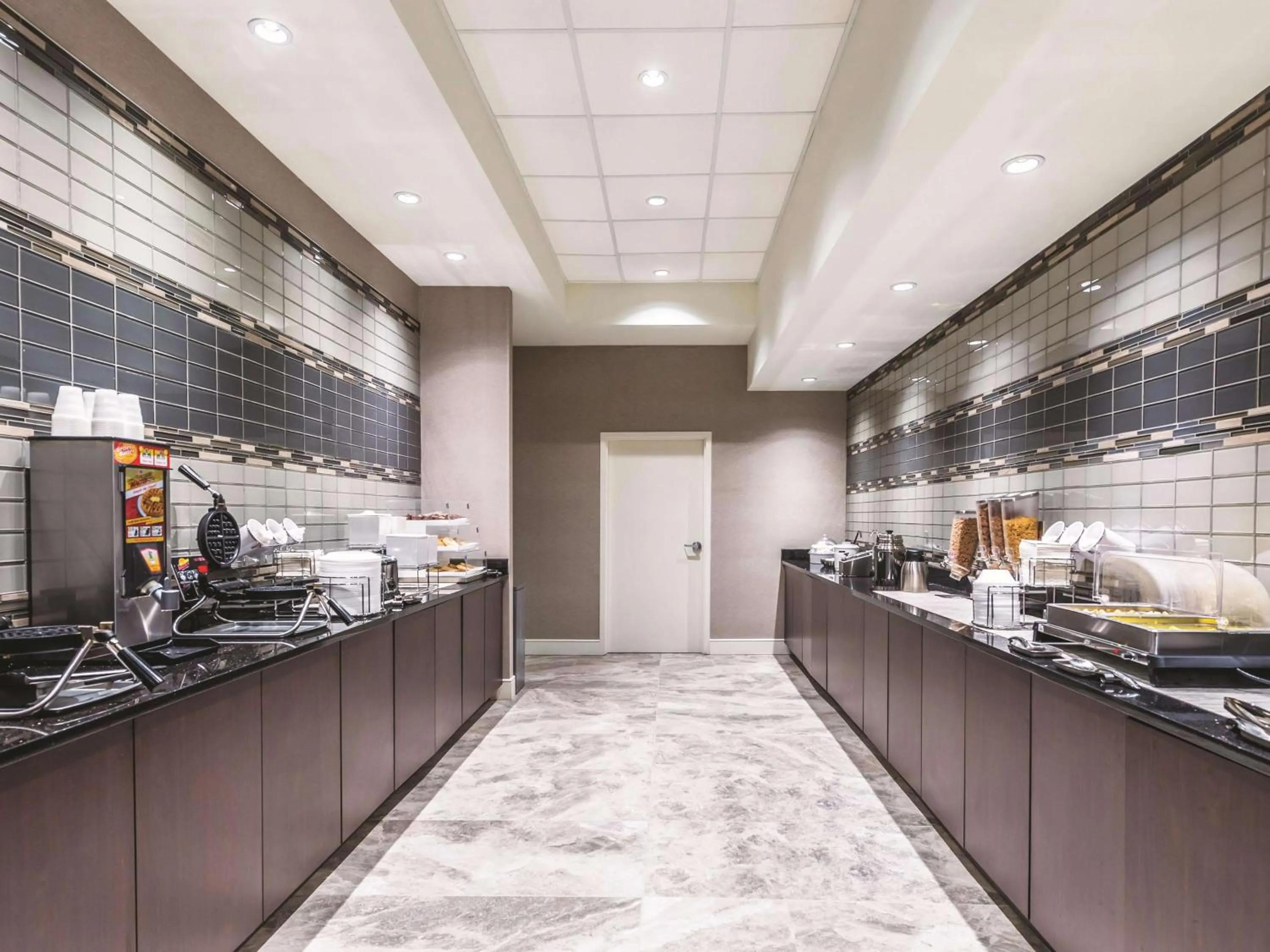 Restaurant/places to eat in La Quinta by Wyndham Cincinnati Sharonville