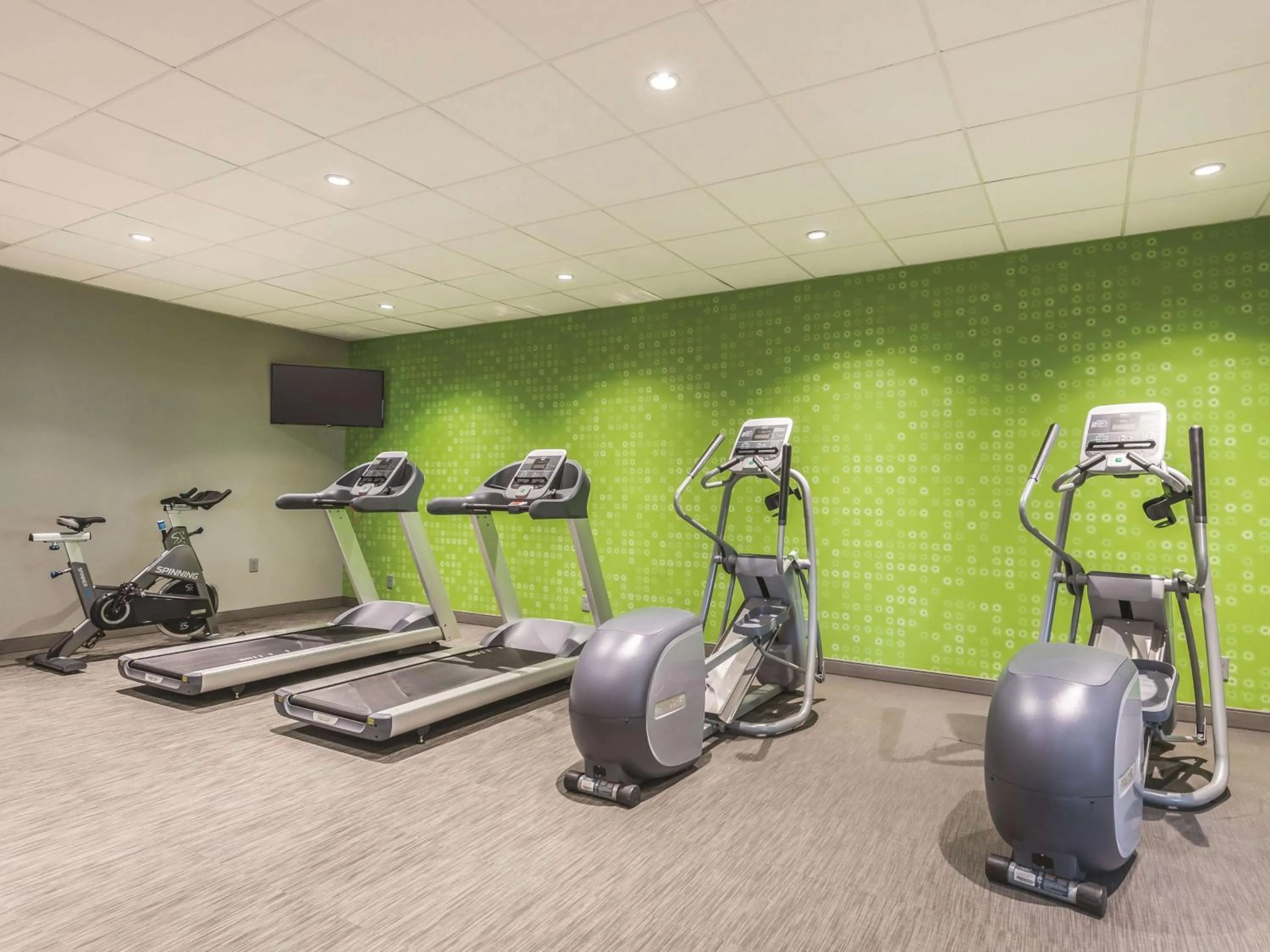 Fitness centre/facilities in La Quinta by Wyndham Cincinnati Sharonville