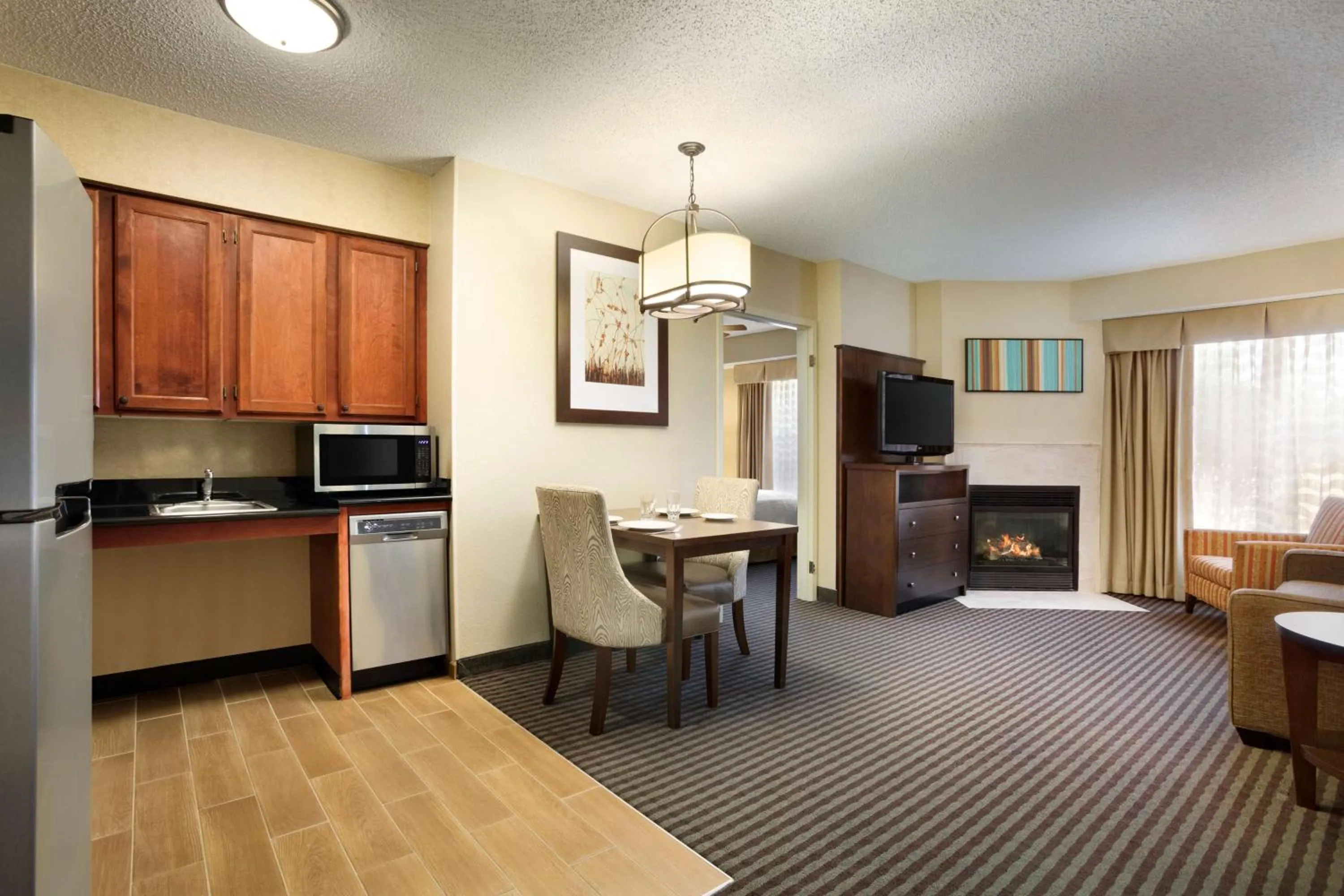 Living room in Homewood Suites by Hilton Houston-Willowbrook Mall
