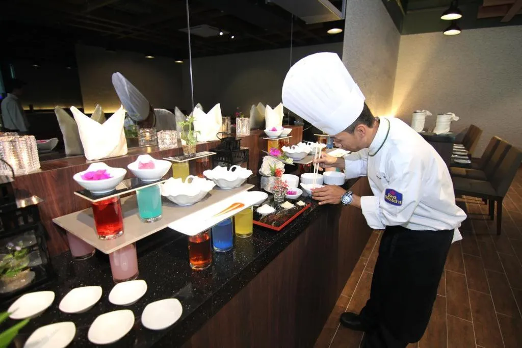 Restaurant/places to eat in Cosy private suite 2BR 591 Nexus USJ Shah Alam