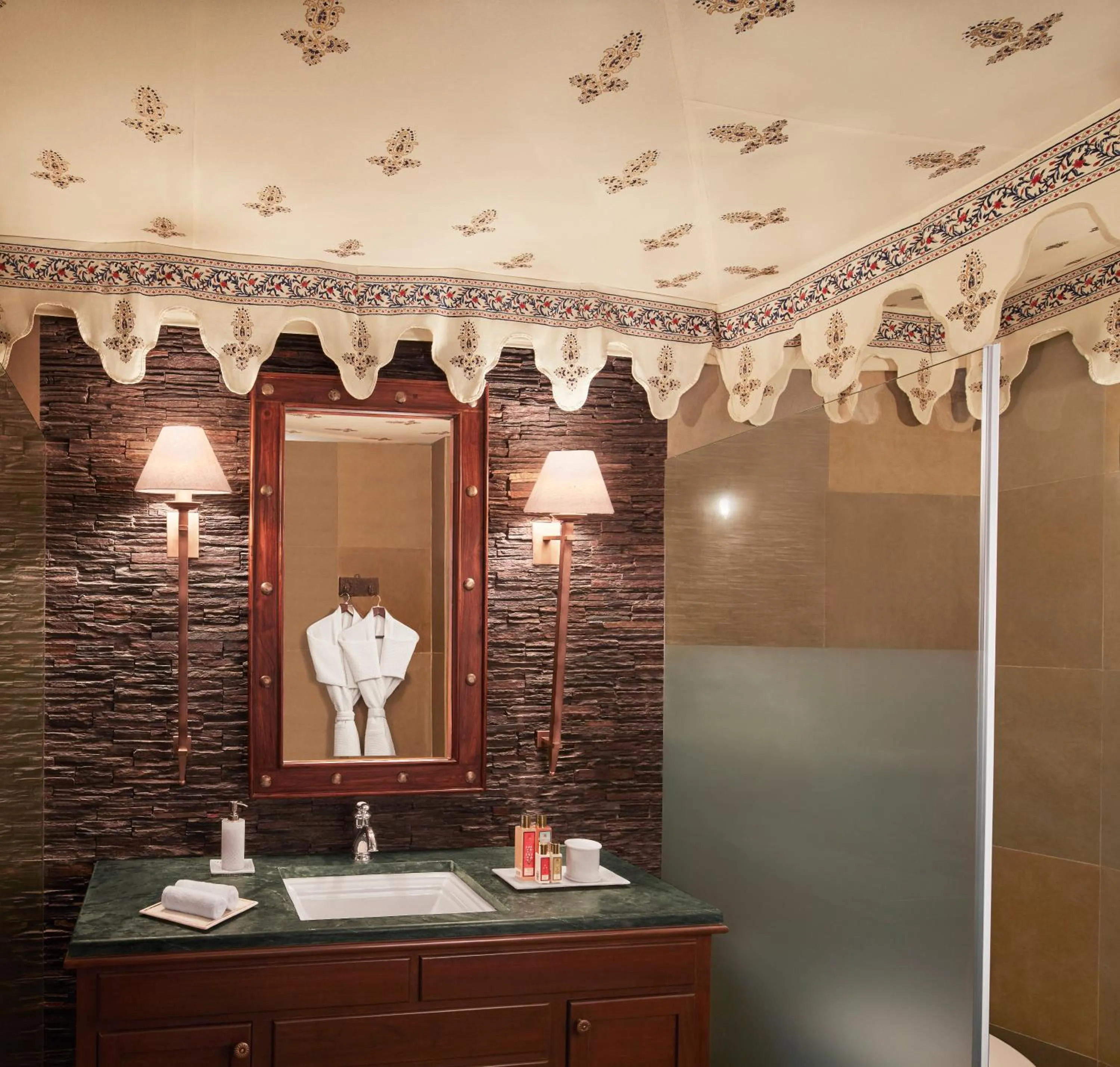 Bathroom in Taj Aravali Resort & Spa Udaipur