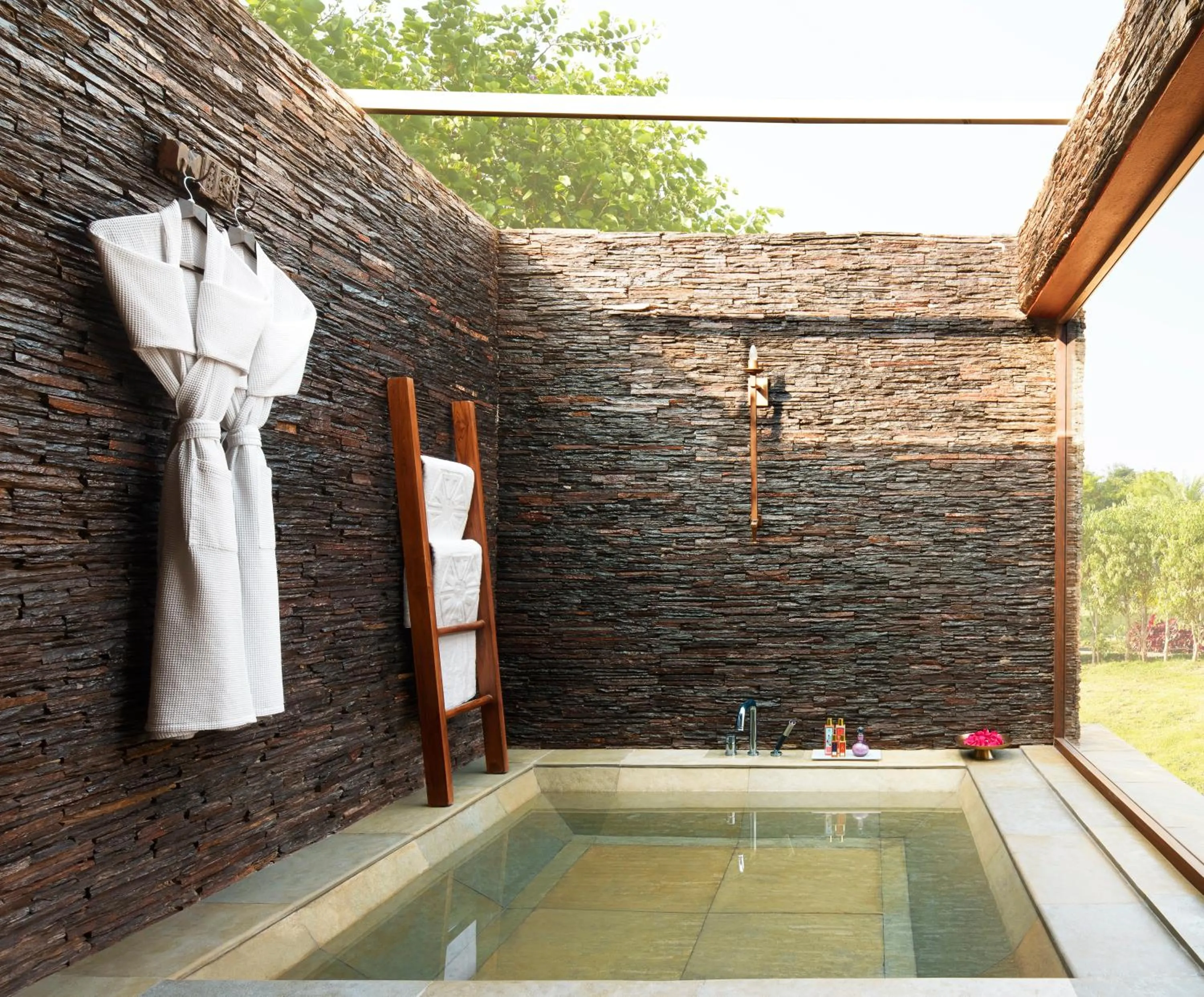 Bathroom in Taj Aravali Resort & Spa Udaipur