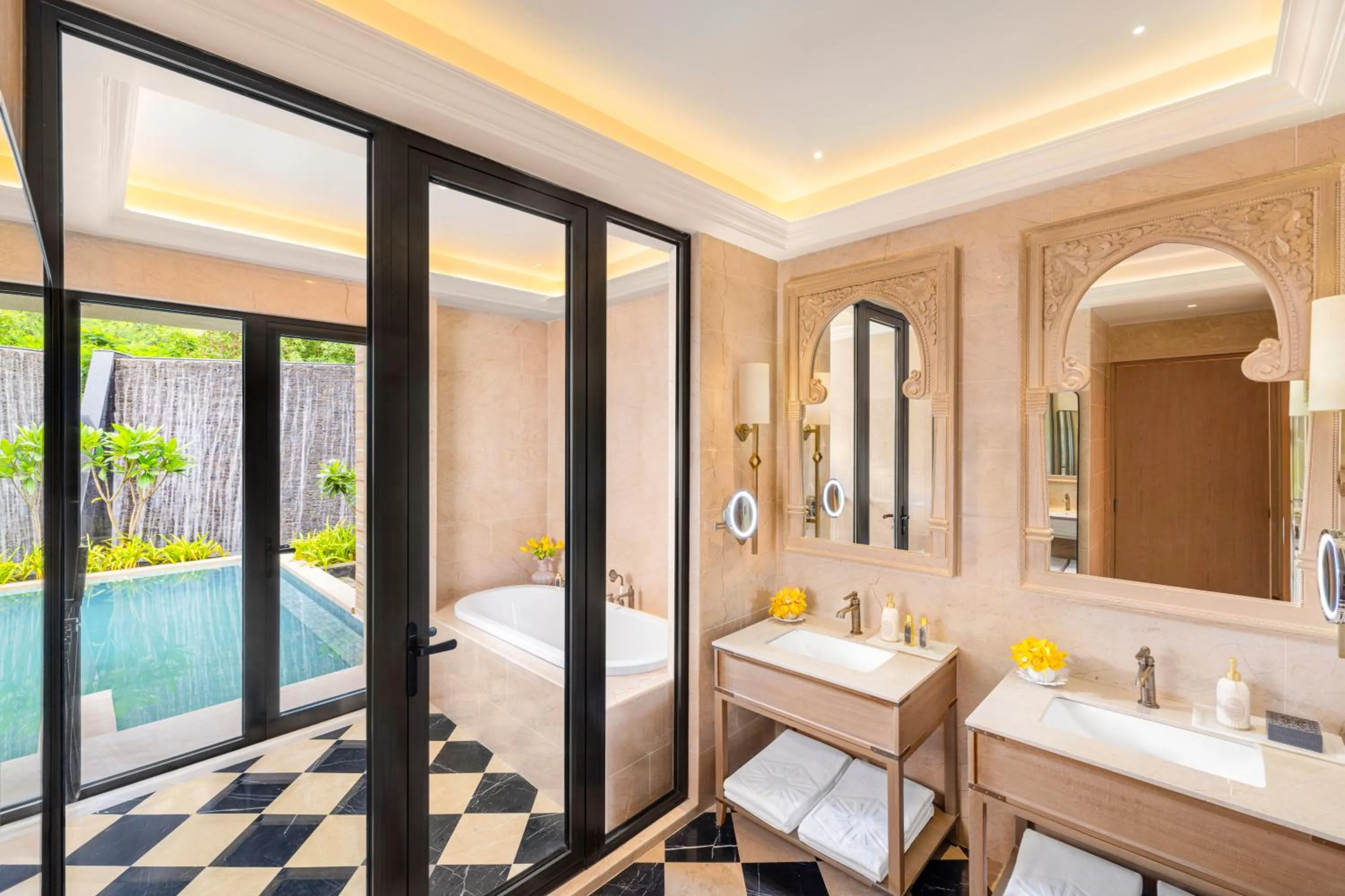 Bathroom, Bed in Taj Aravali Resort & Spa Udaipur