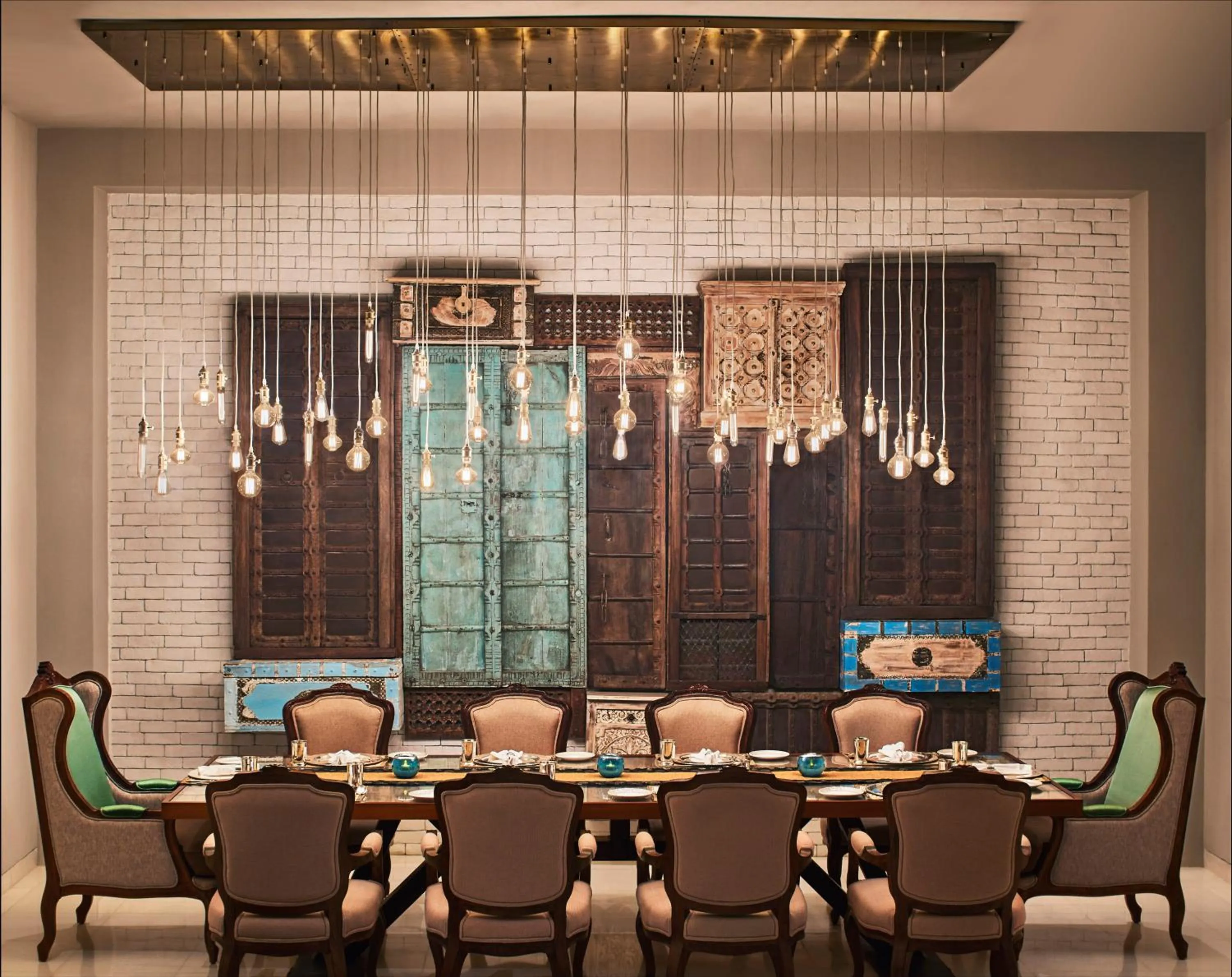 Restaurant/places to eat in Taj Aravali Resort & Spa Udaipur