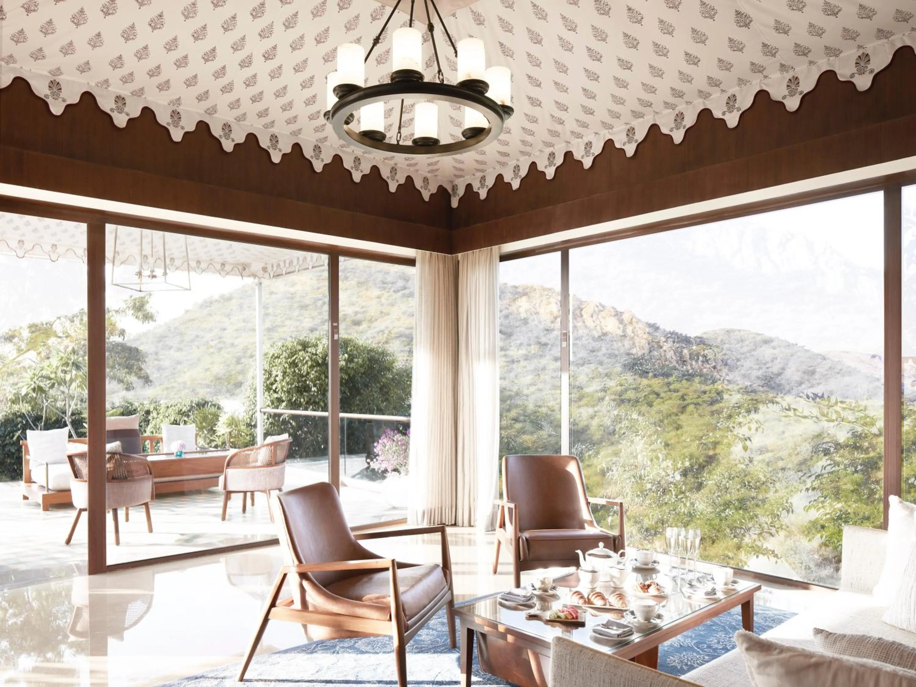 Living room in Taj Aravali Resort & Spa Udaipur