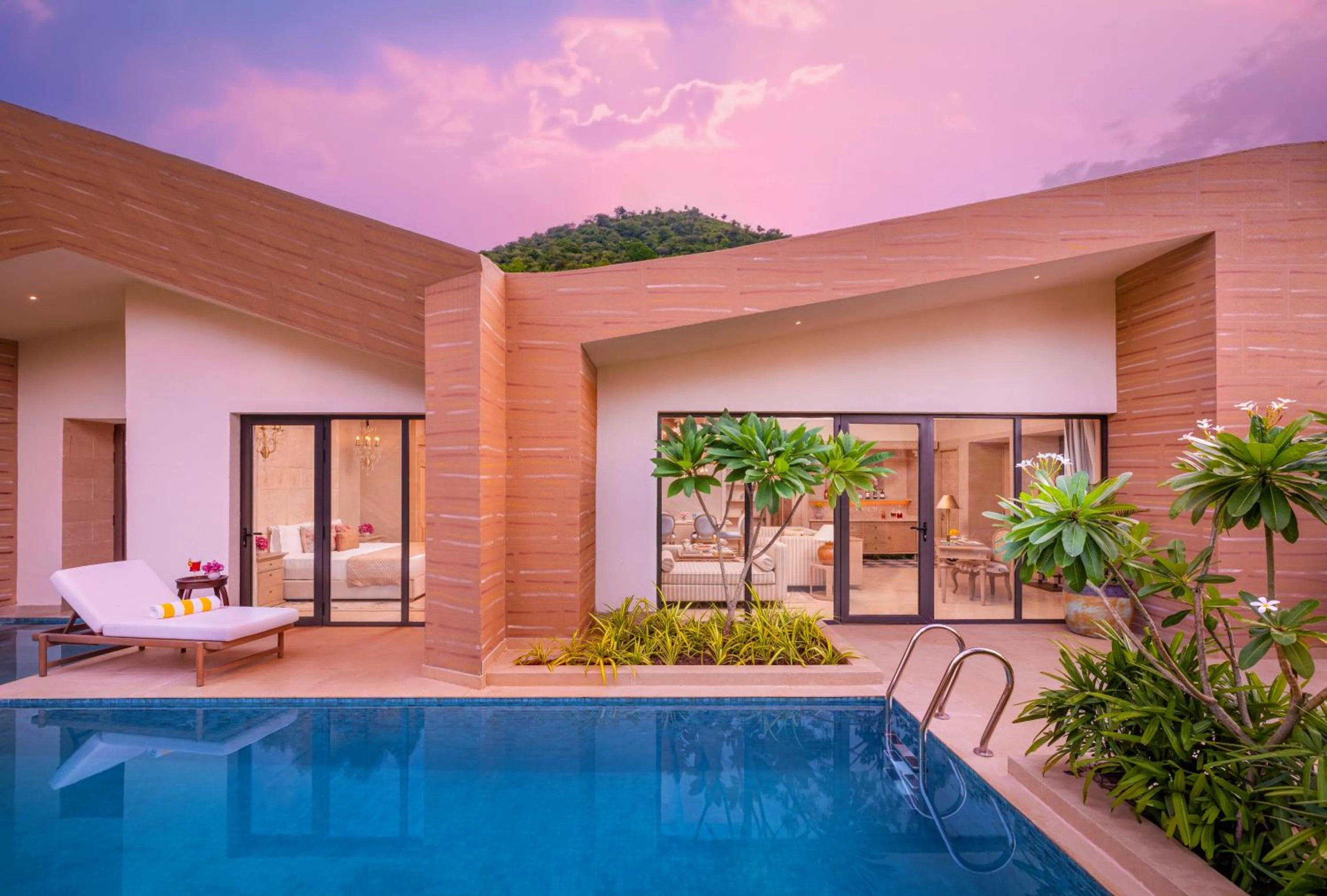 Facade/entrance in Taj Aravali Resort & Spa Udaipur