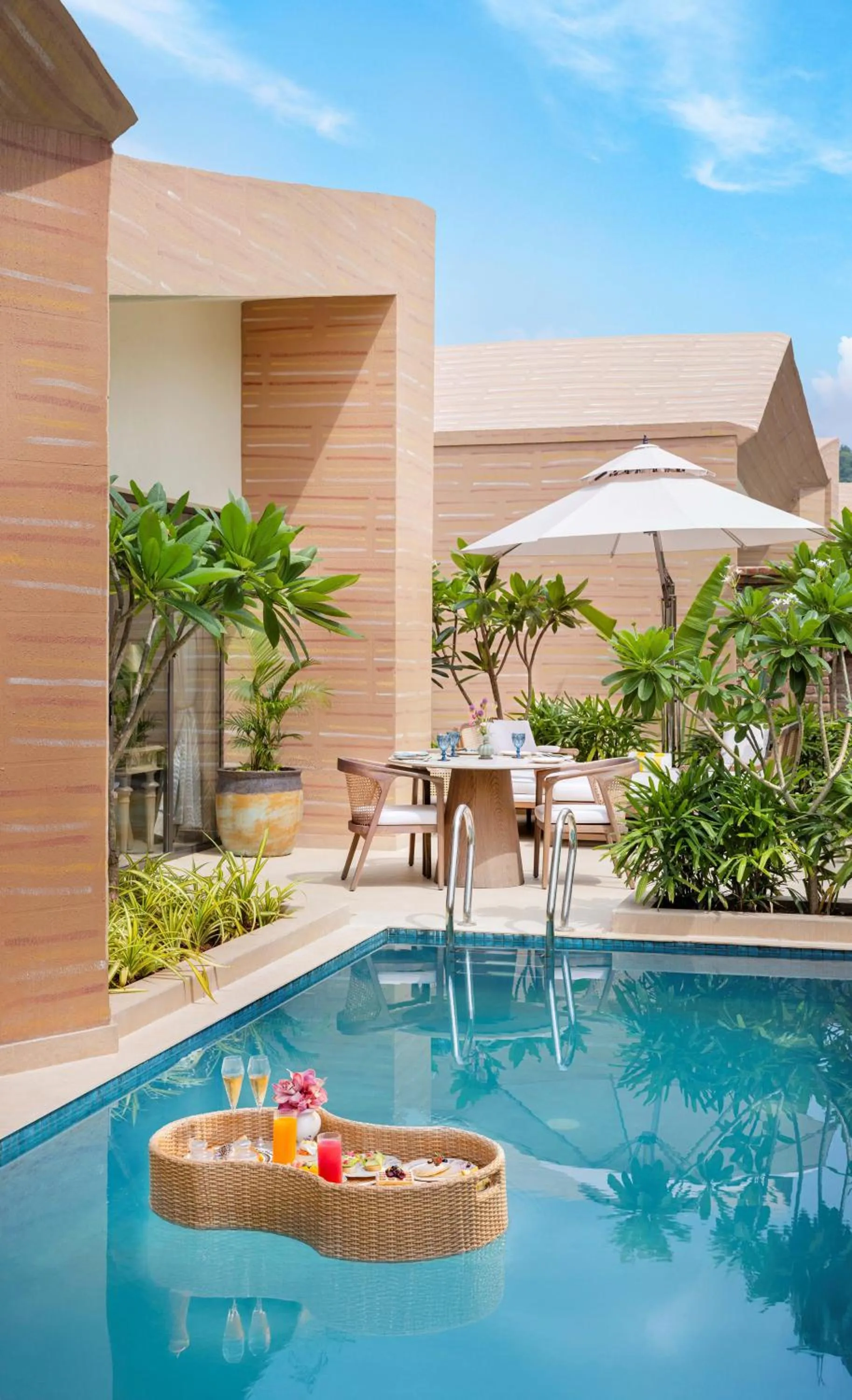 Breakfast in Taj Aravali Resort & Spa Udaipur