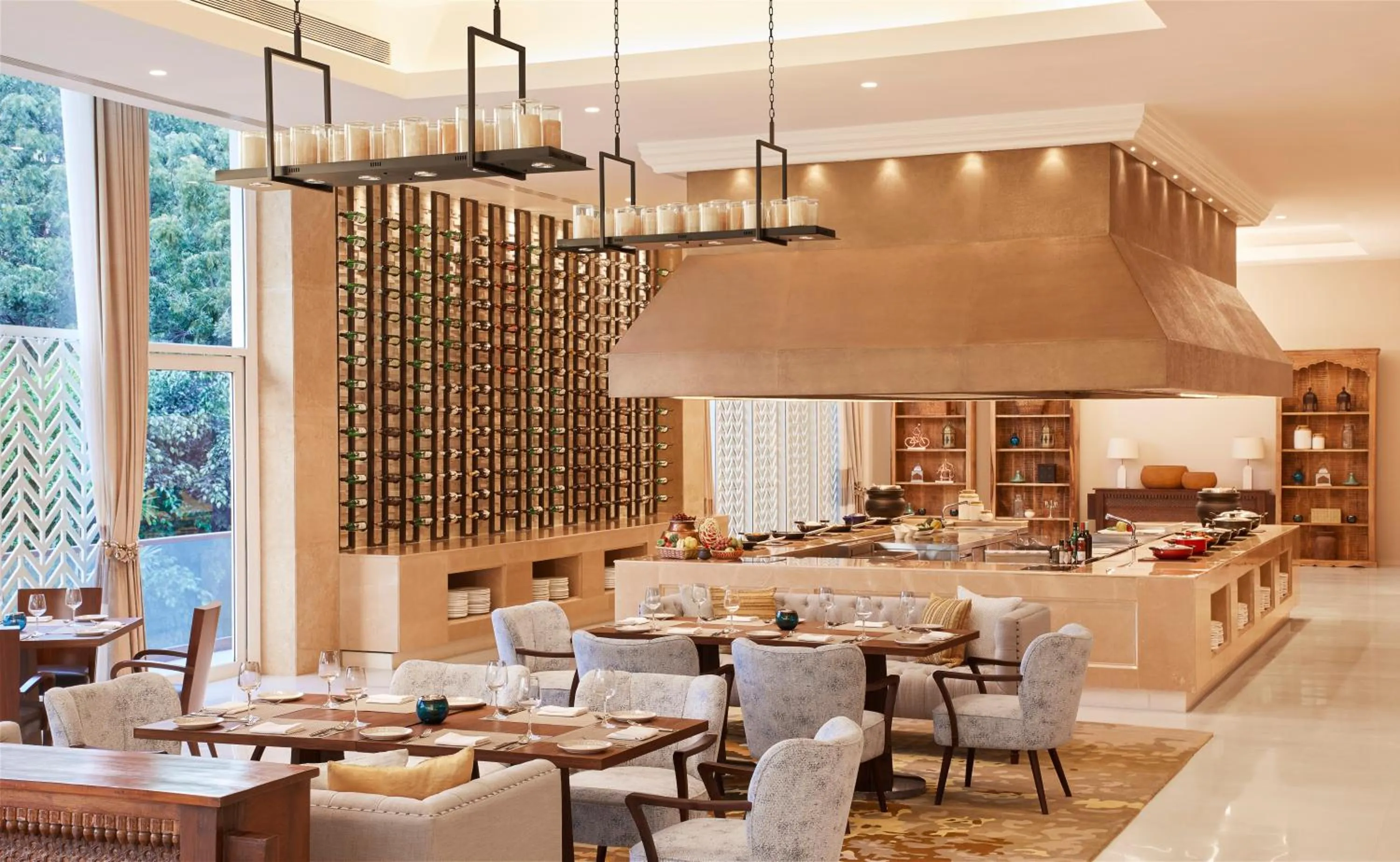 Restaurant/places to eat in Taj Aravali Resort & Spa Udaipur