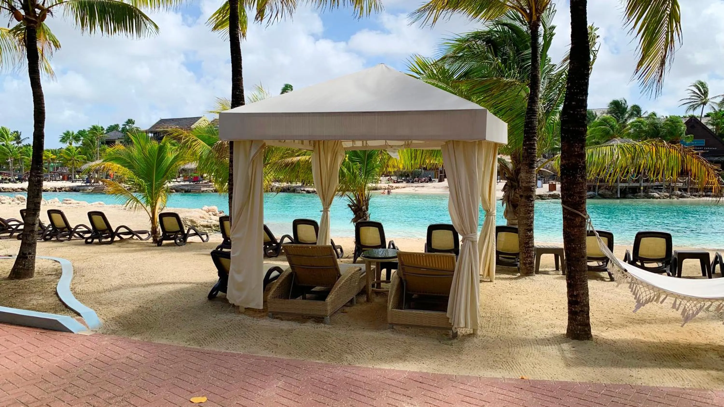 Balcony/Terrace in The Royal Sea Aquarium Resort