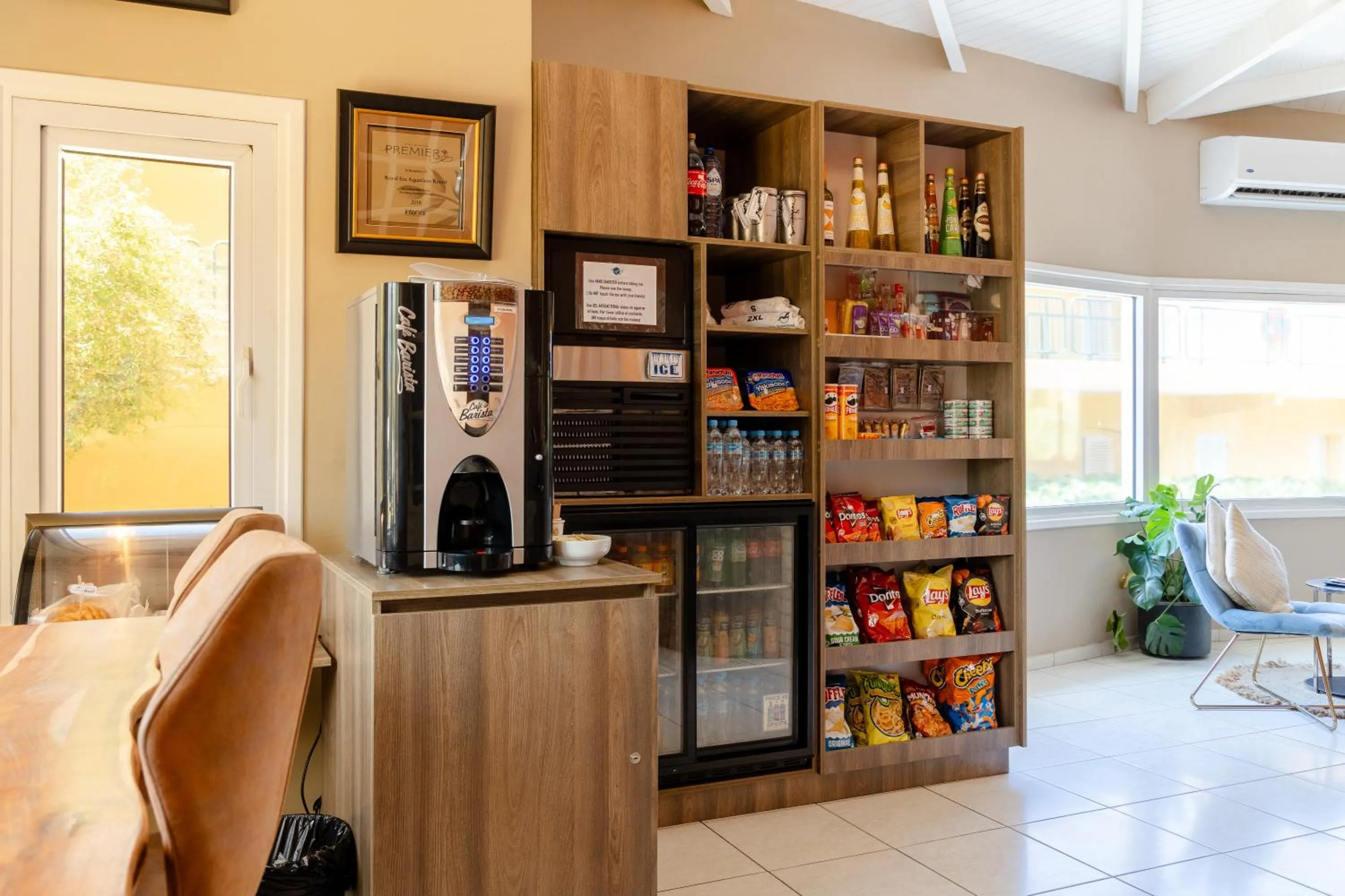 Restaurant/places to eat in The Royal Sea Aquarium Resort