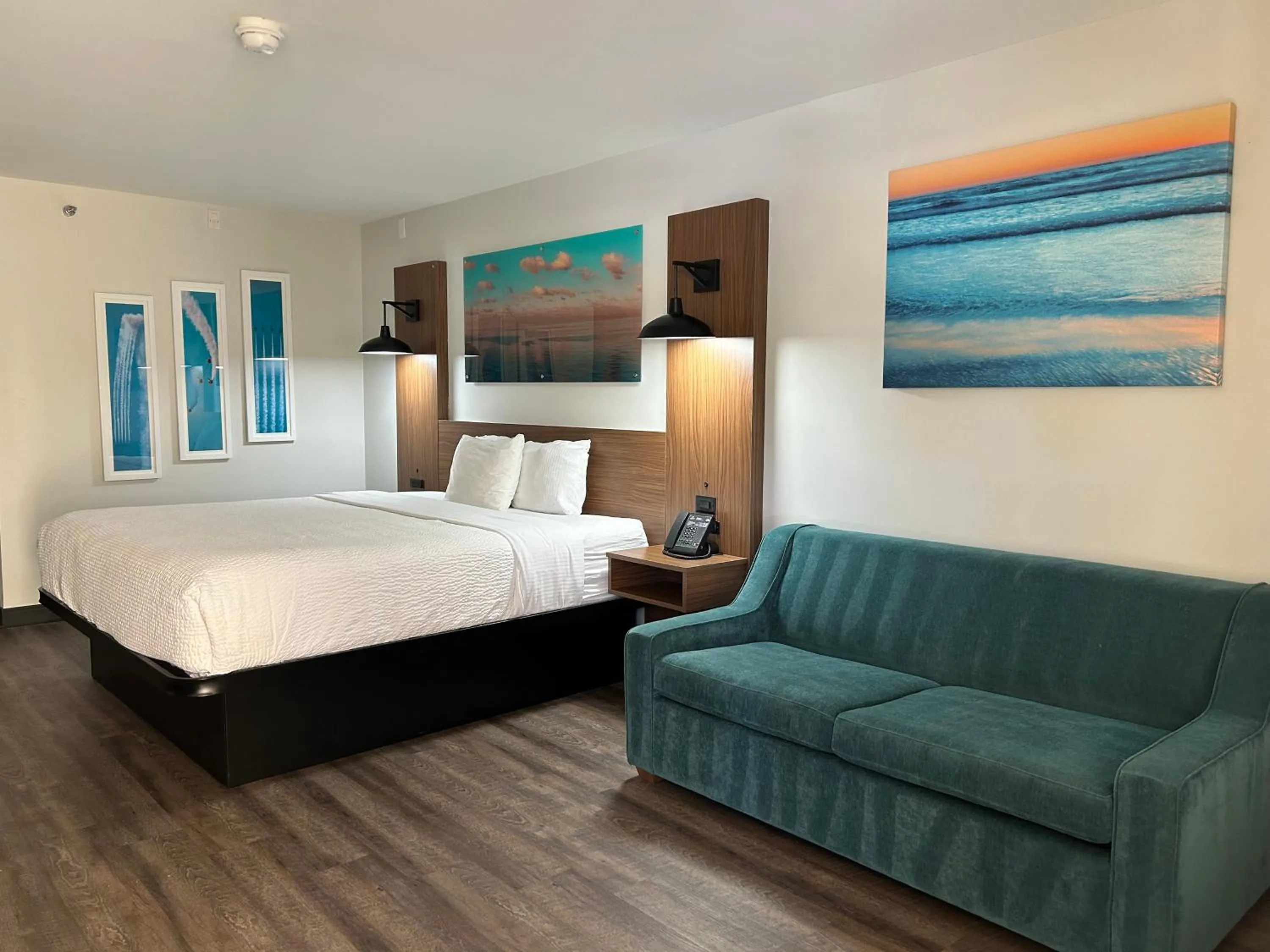 Bed in La Quinta Inn by Wyndham San Diego - Miramar