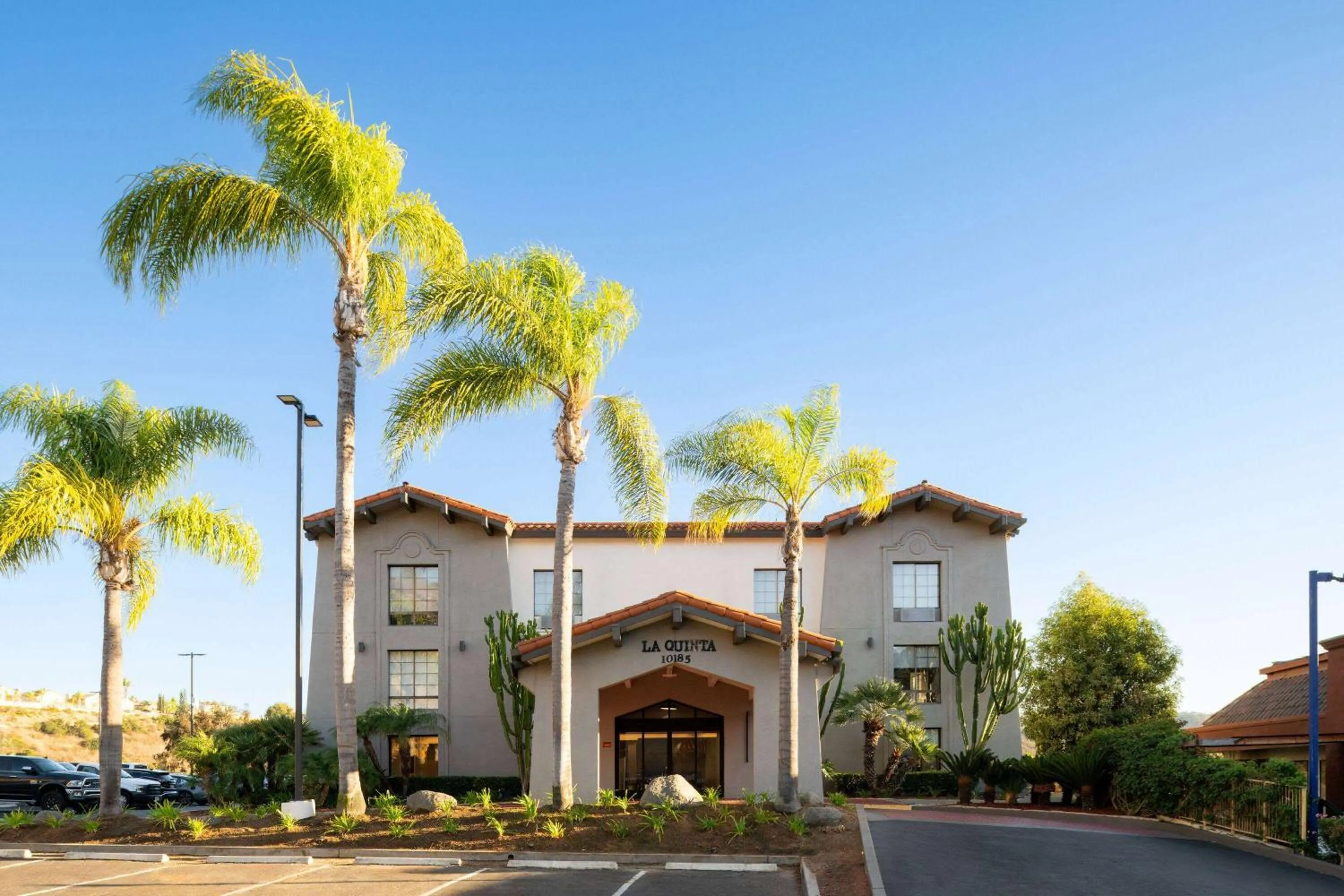 Property building in La Quinta Inn by Wyndham San Diego - Miramar