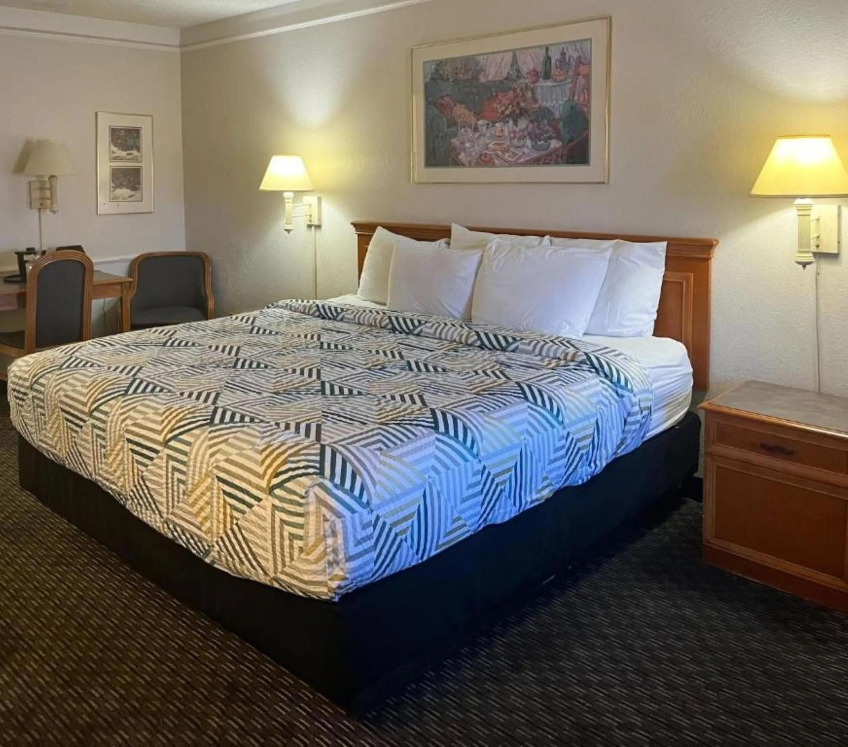 Bedroom, Bed in Motel 6 Phoenix, AZ Midtown