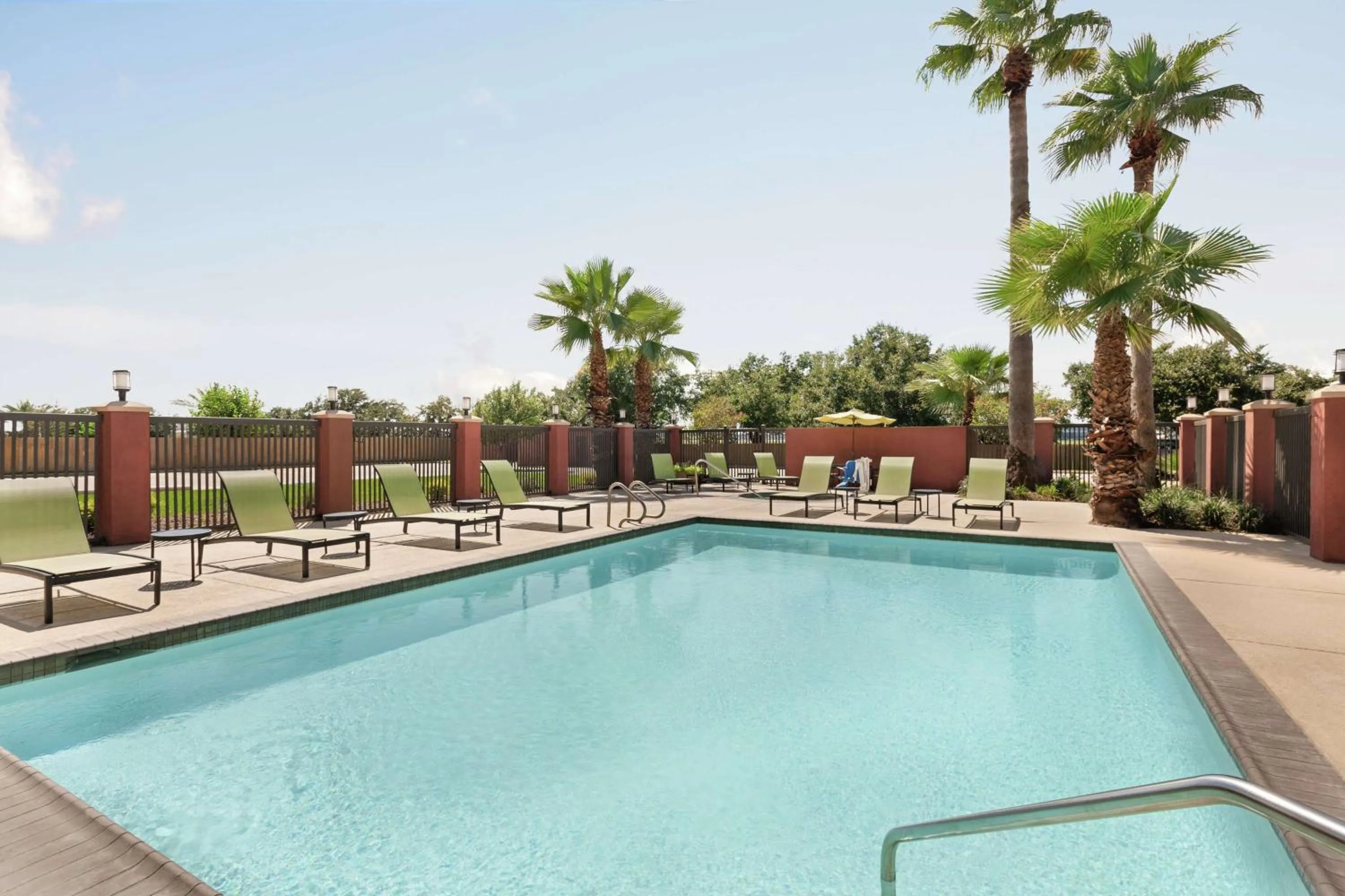 Pool view in Hampton Inn Houston Hobby Airport