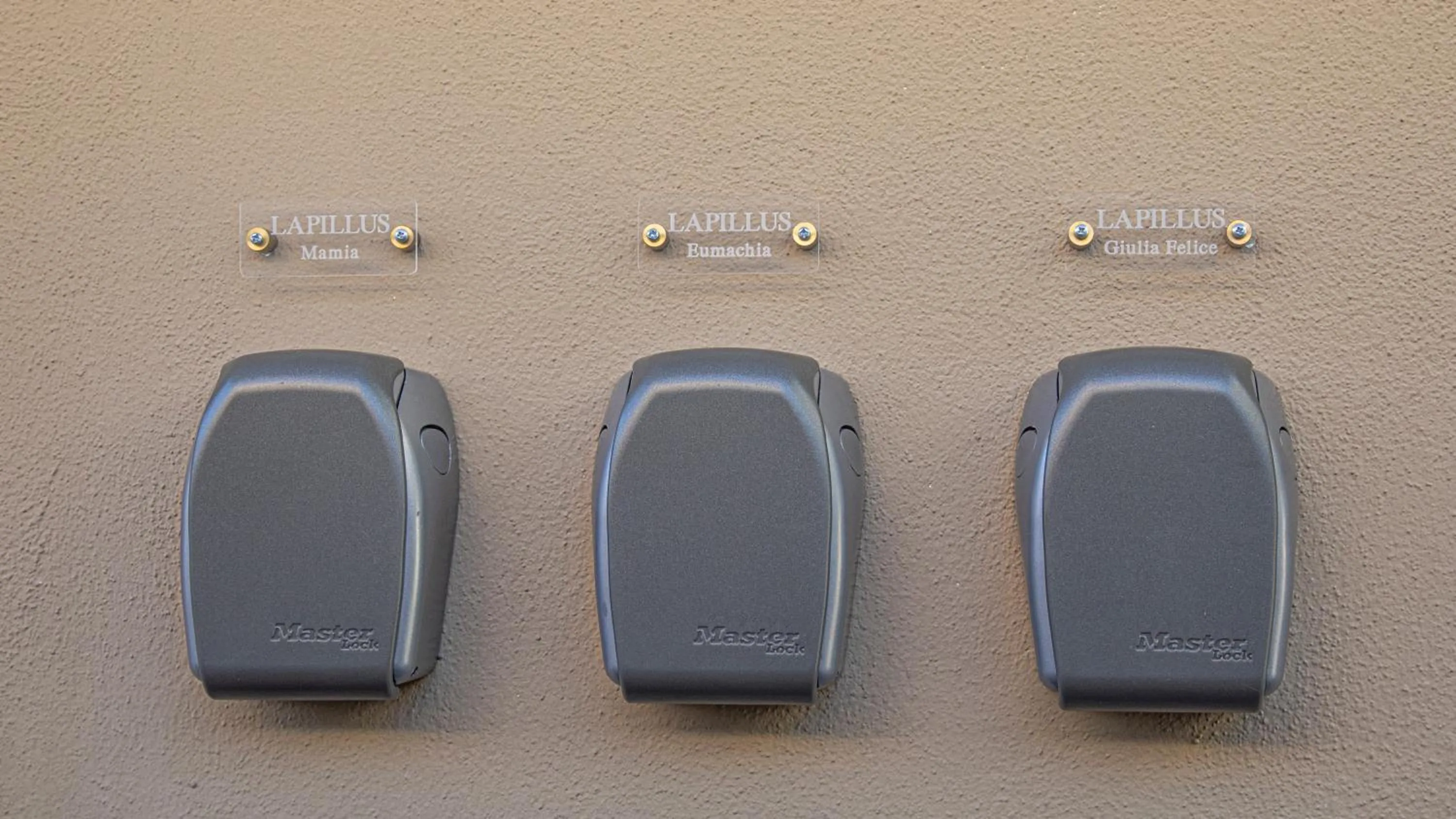 Property building in B&B Lapillus