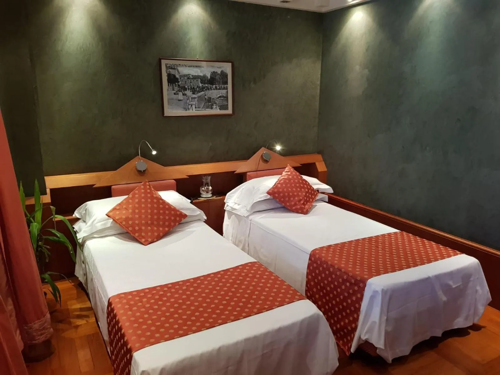 Bedroom, Bed in HR Hotel