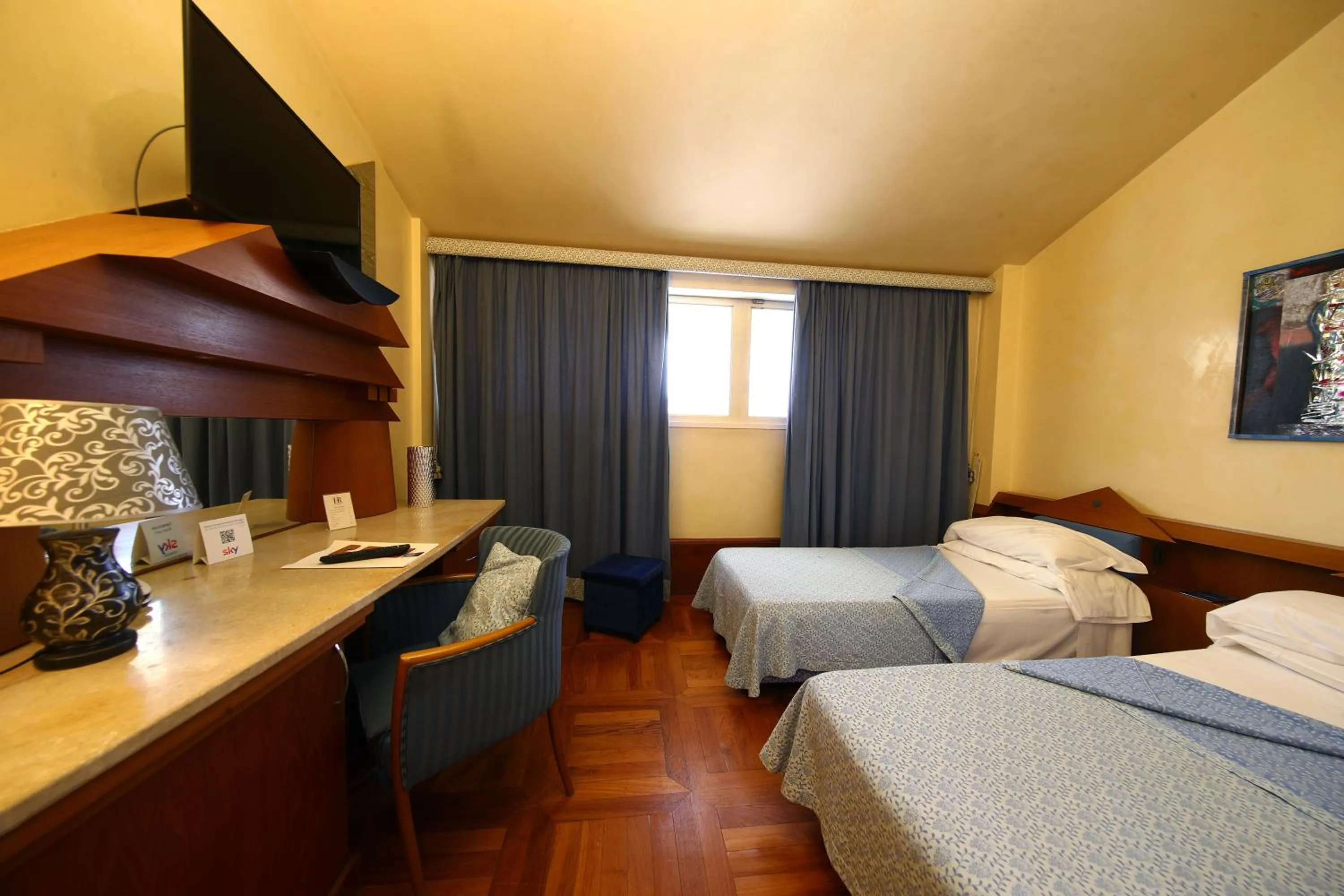 Bedroom, Bed in HR Hotel