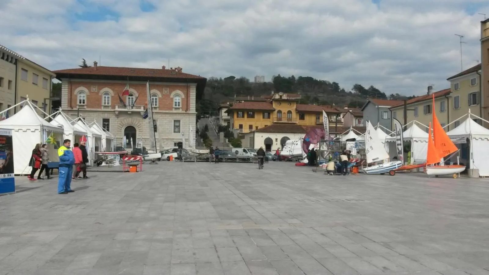 Nearby landmark in HR Hotel