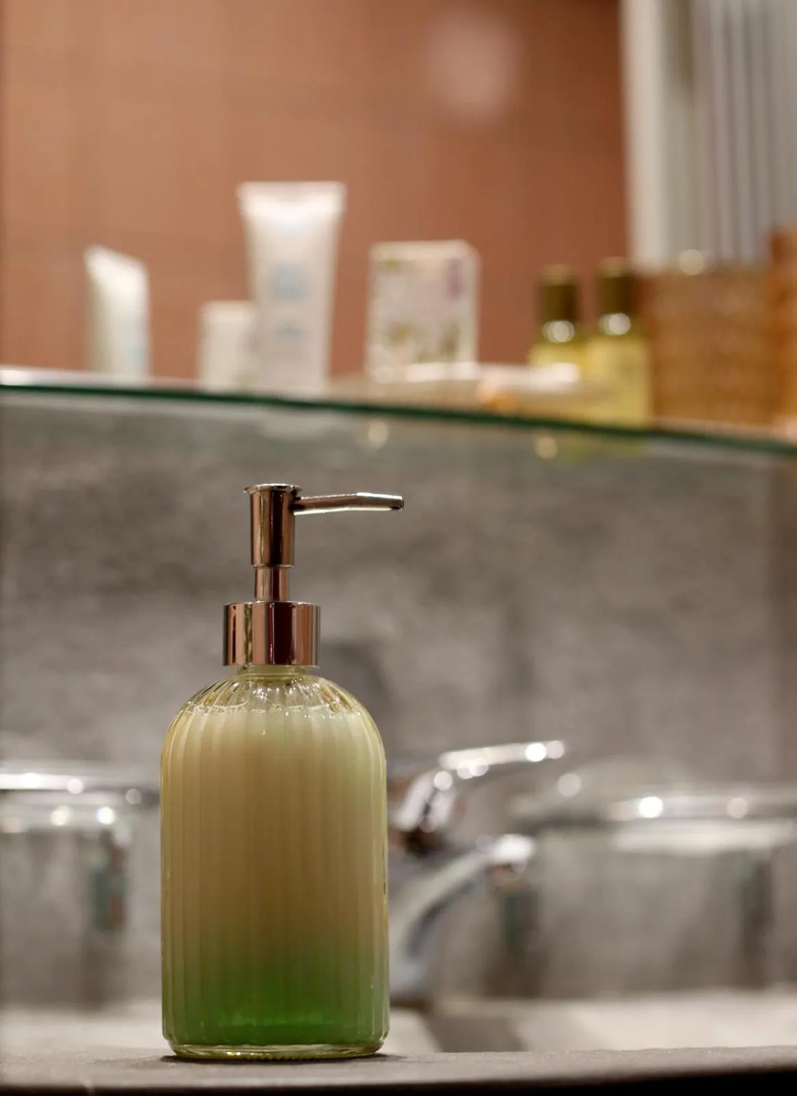 Bathroom in HR Hotel