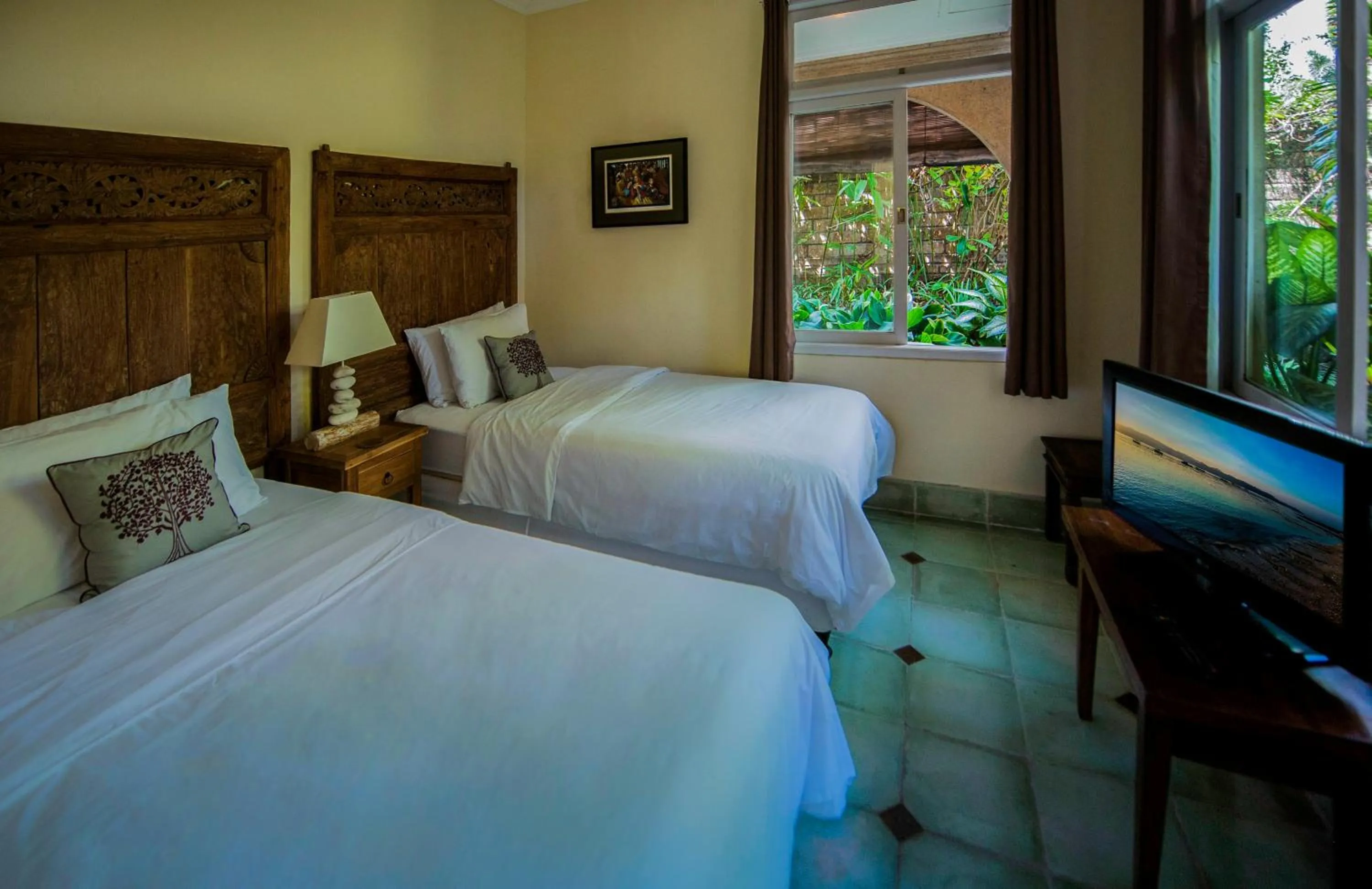 Photo of the whole room, Bed in Anyar Estate