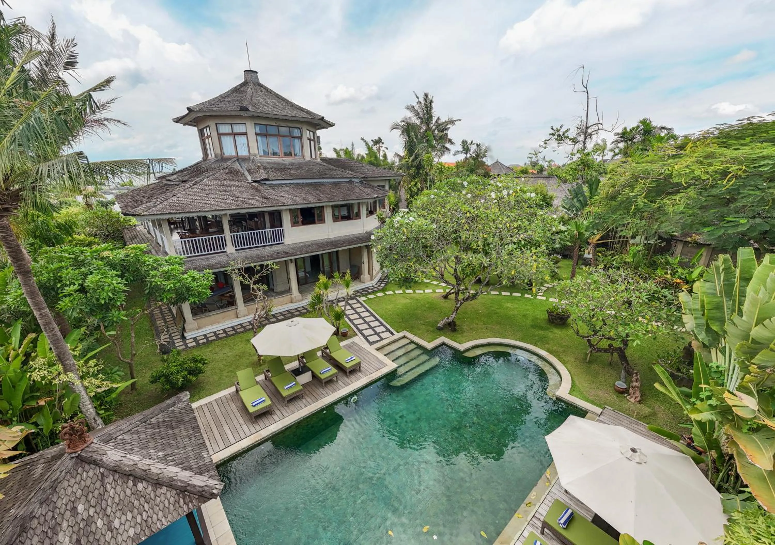 Inner courtyard view in Anyar Estate