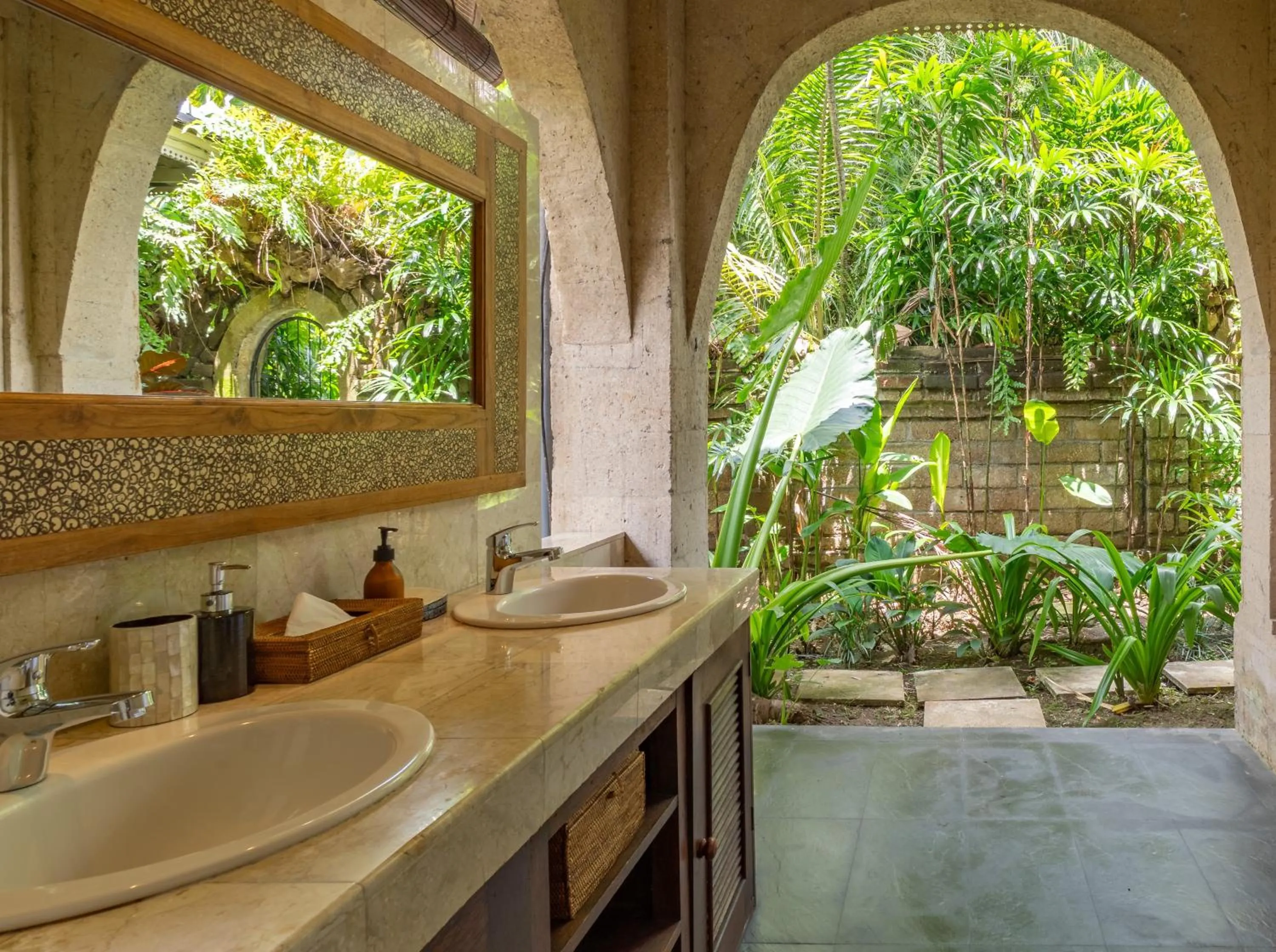 Toilet in Anyar Estate