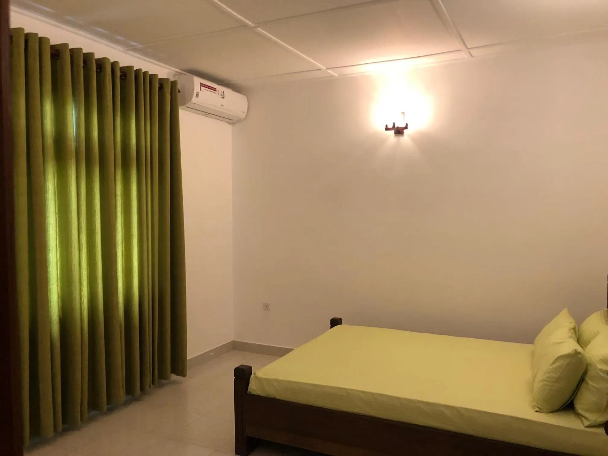12 B Lewella Road, Kandy.