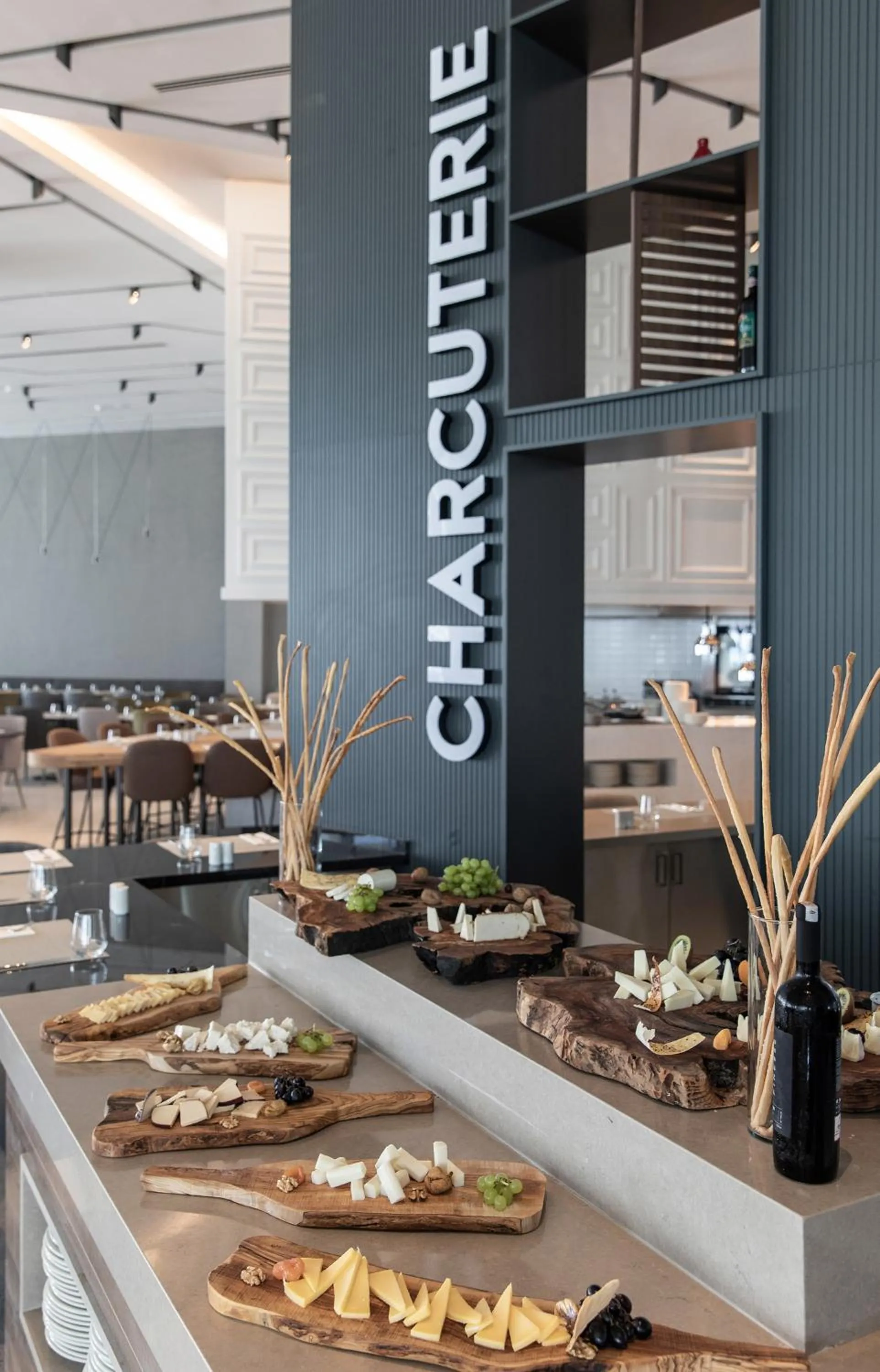 Restaurant/places to eat in Paloma Finesse Side