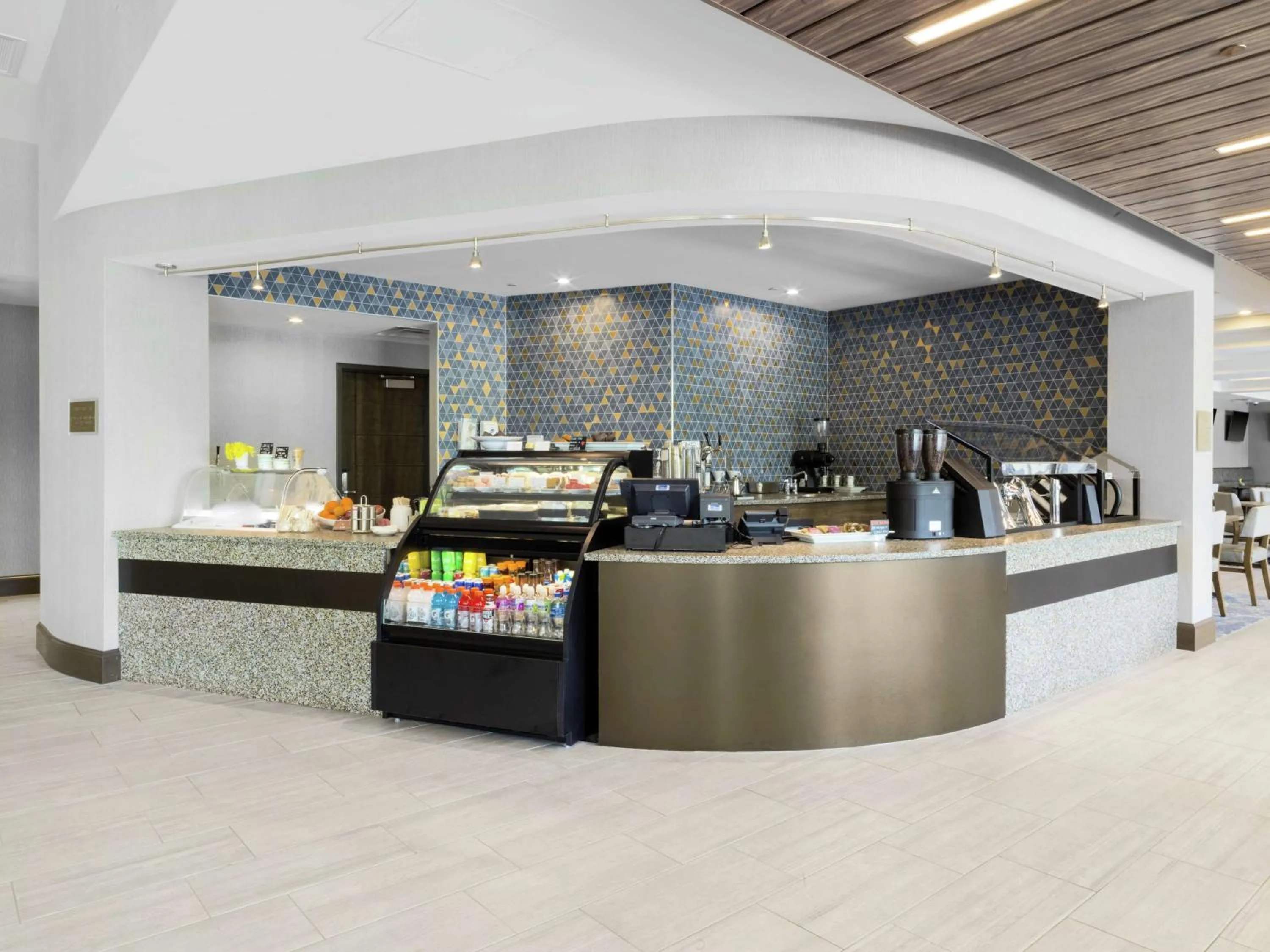 Restaurant/places to eat in Embassy Suites By Hilton Grand Rapids Downtown