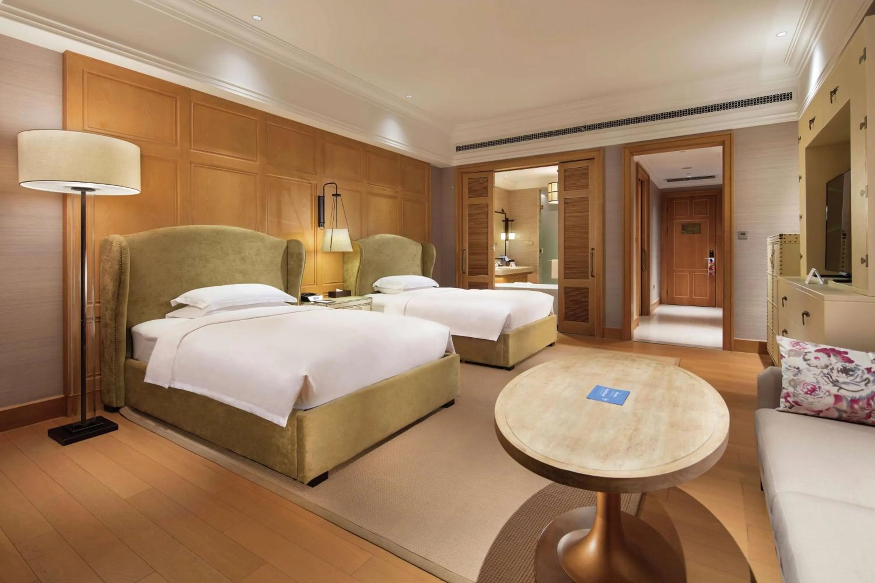 Deluxe Twin Room with Balcony in Hilton Wenan
