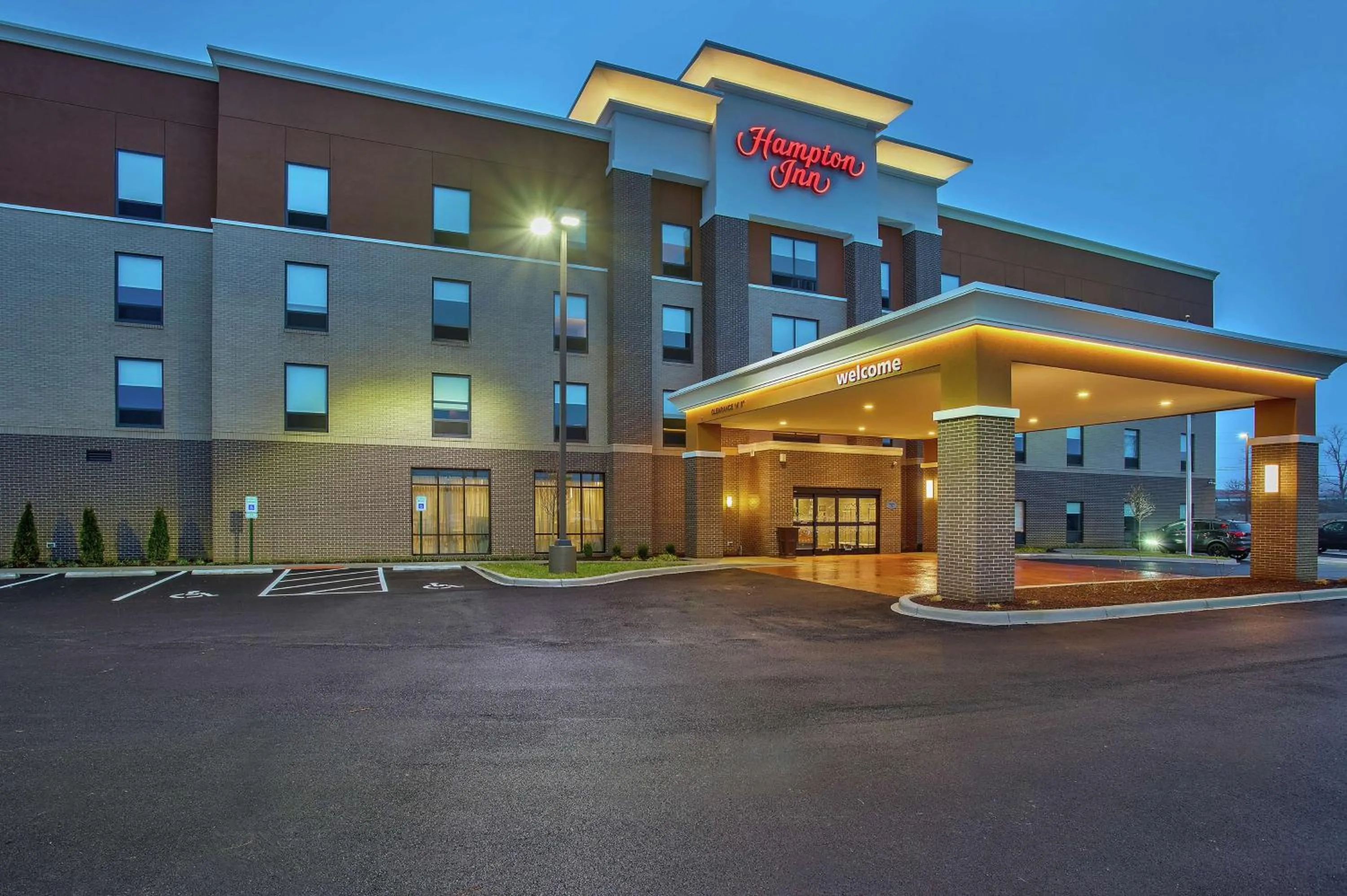 Property building in Hampton Inn Simpsonville