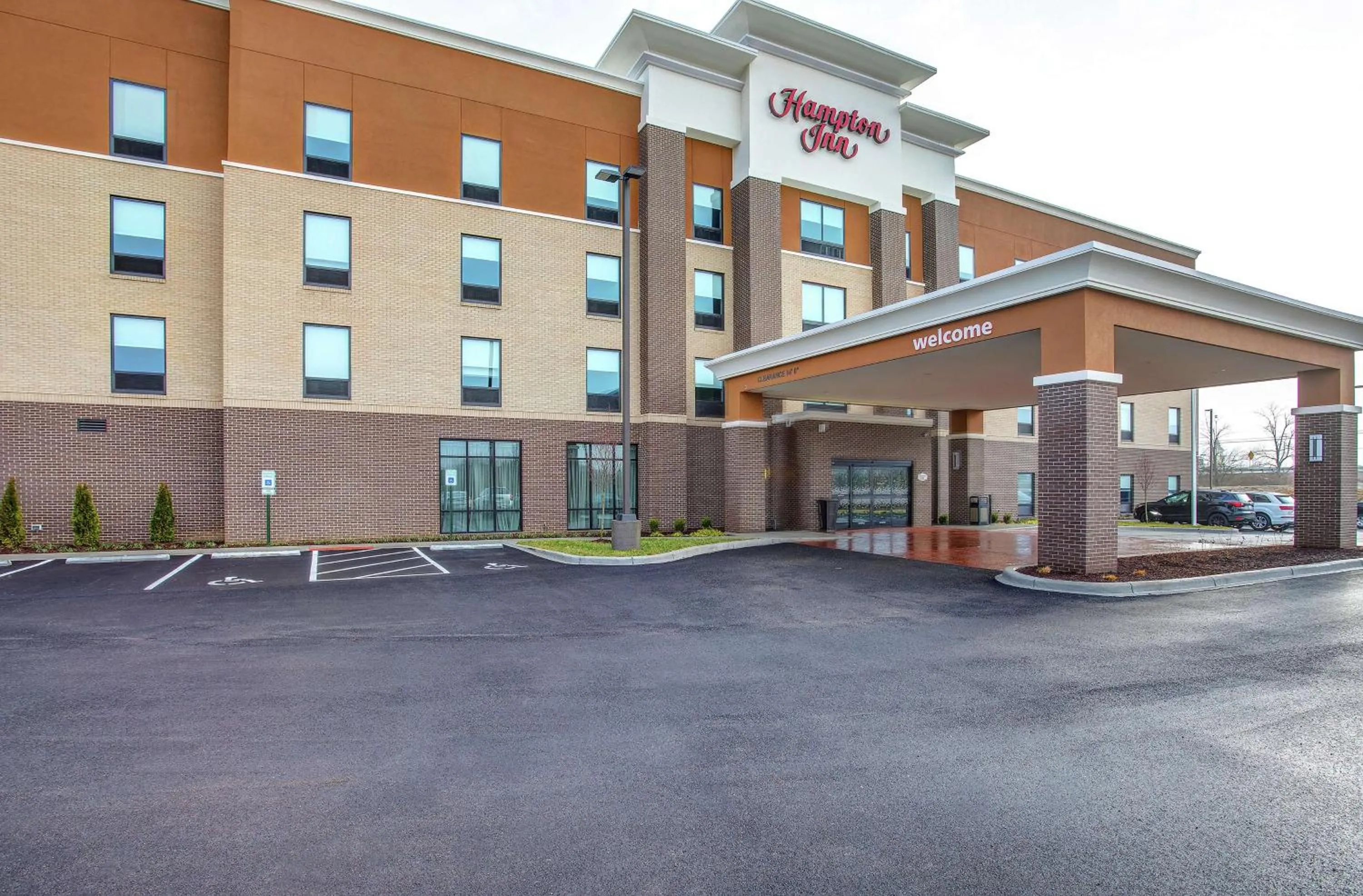 Property building in Hampton Inn Simpsonville