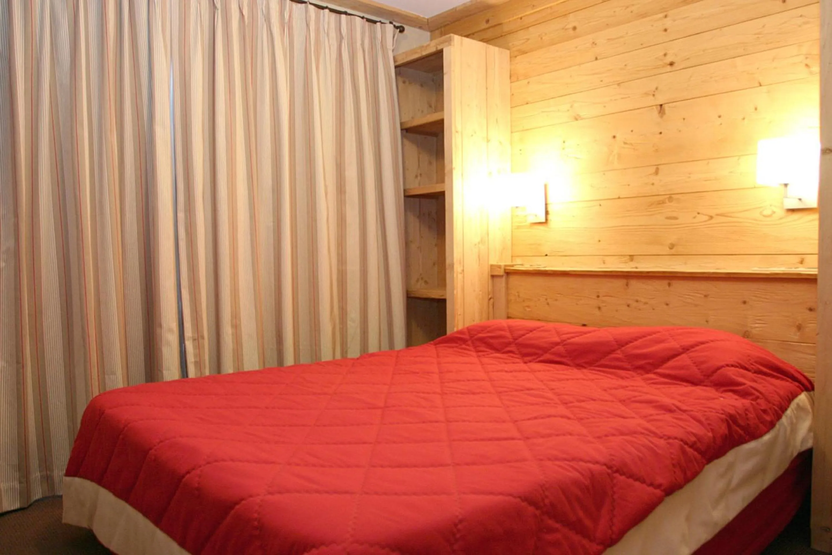 Bedroom, Bed in Vacancéole - Résidence Cortina