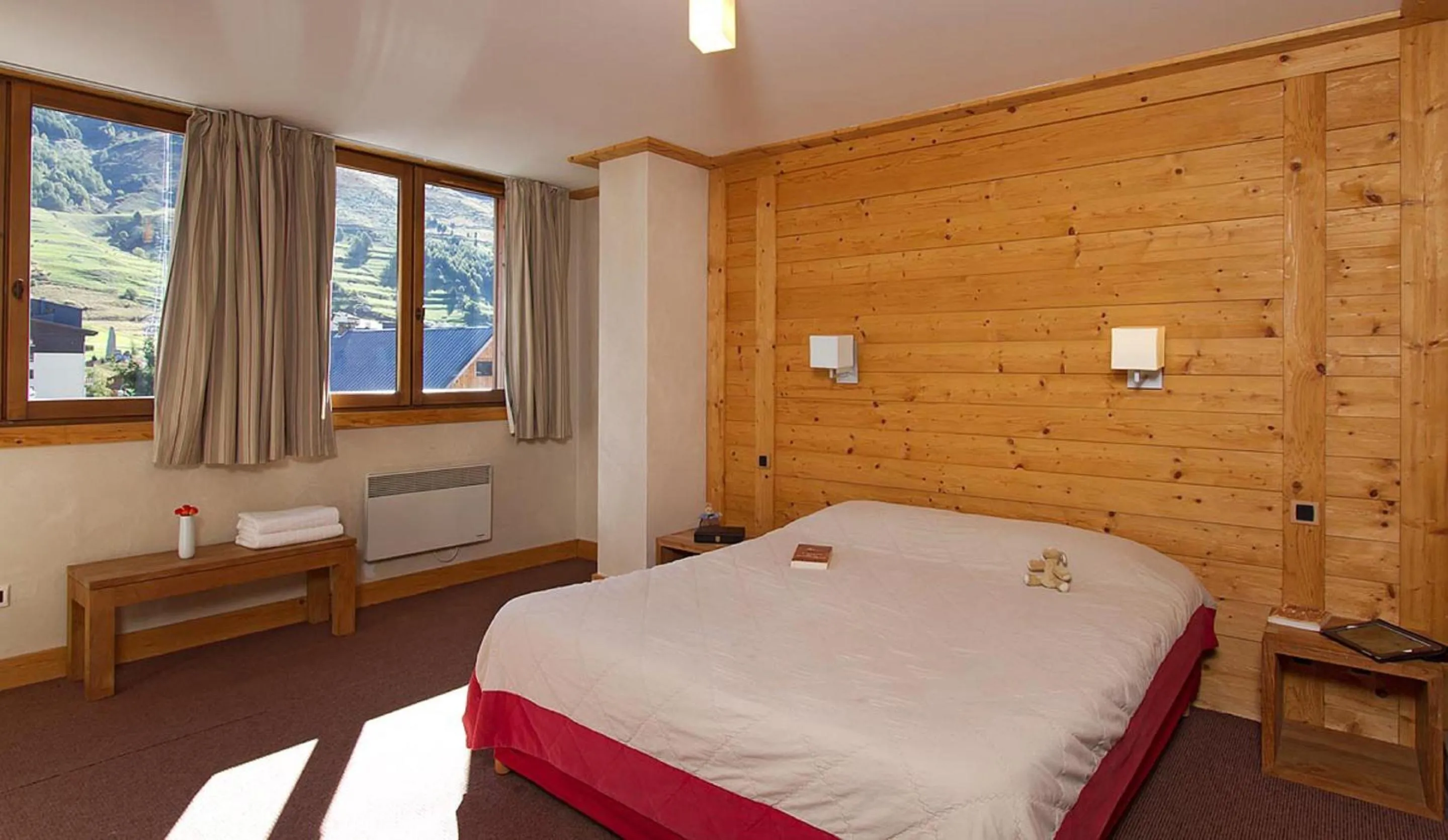Bedroom, Bed in Vacancéole - Résidence Cortina