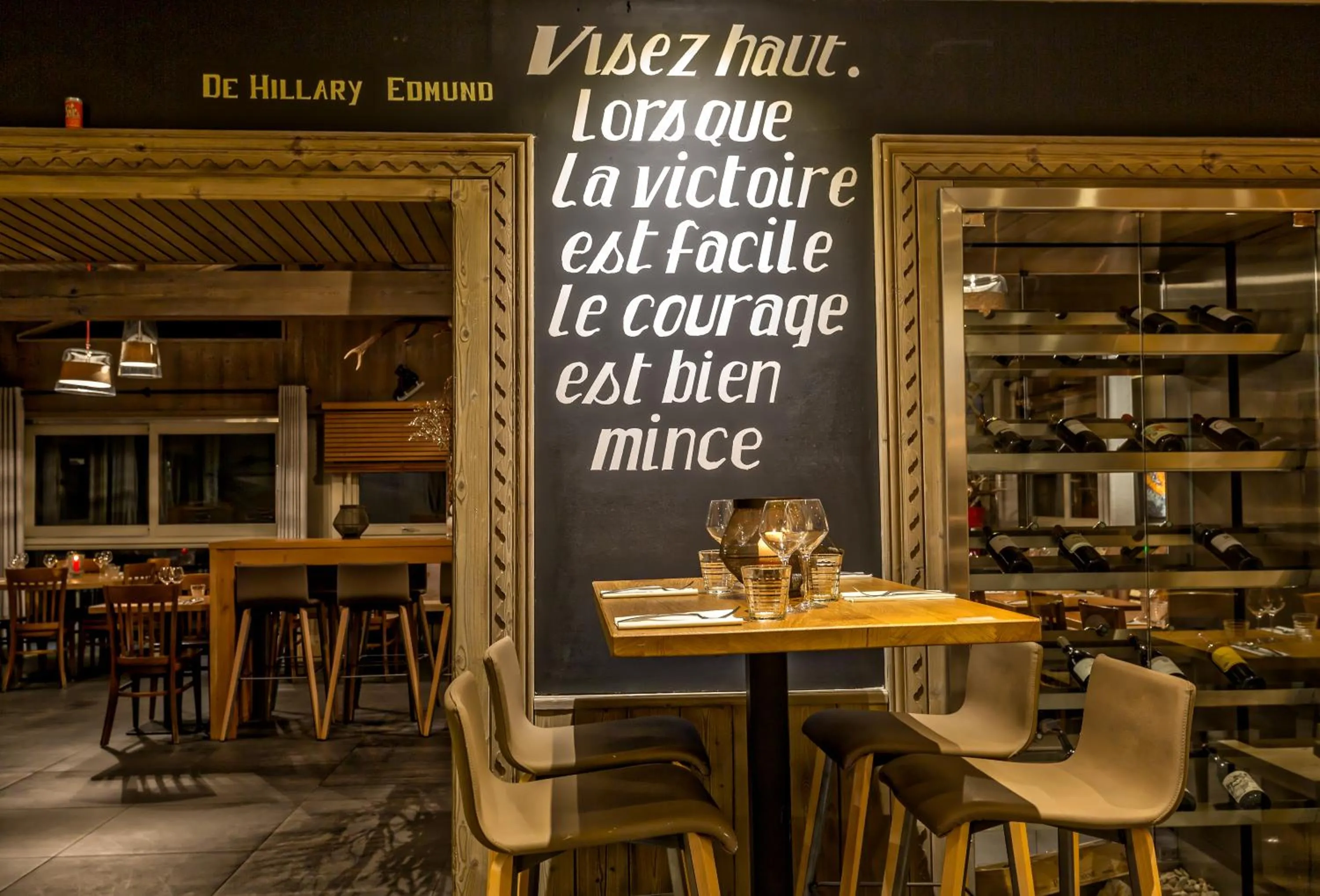 Decorative detail in Hillary Hotel