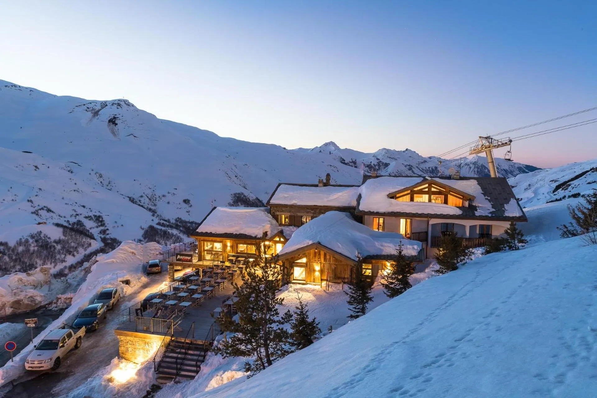 Property building in Hillary Hotel