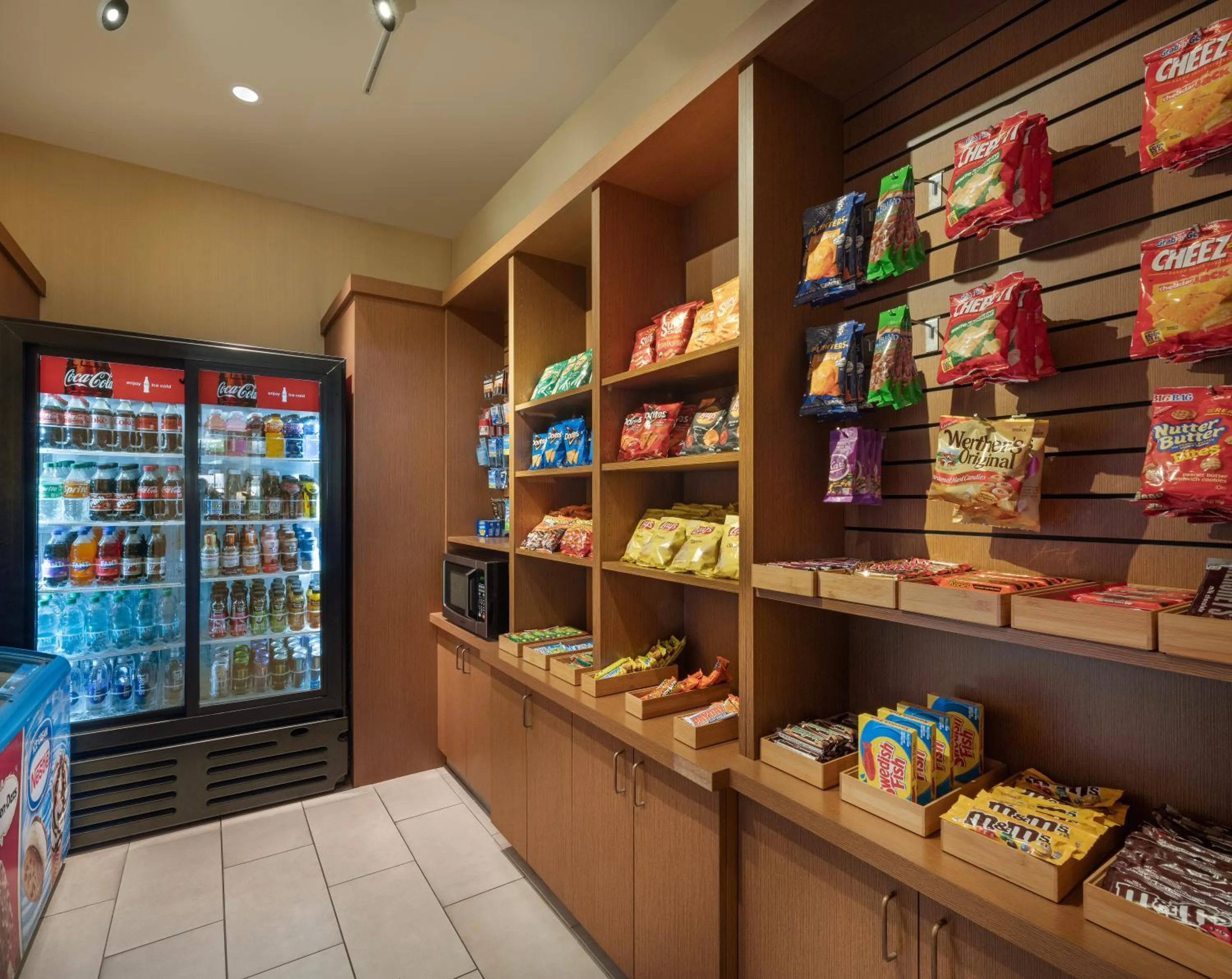 Food and drinks in Hilton Indianapolis Hotel & Suites