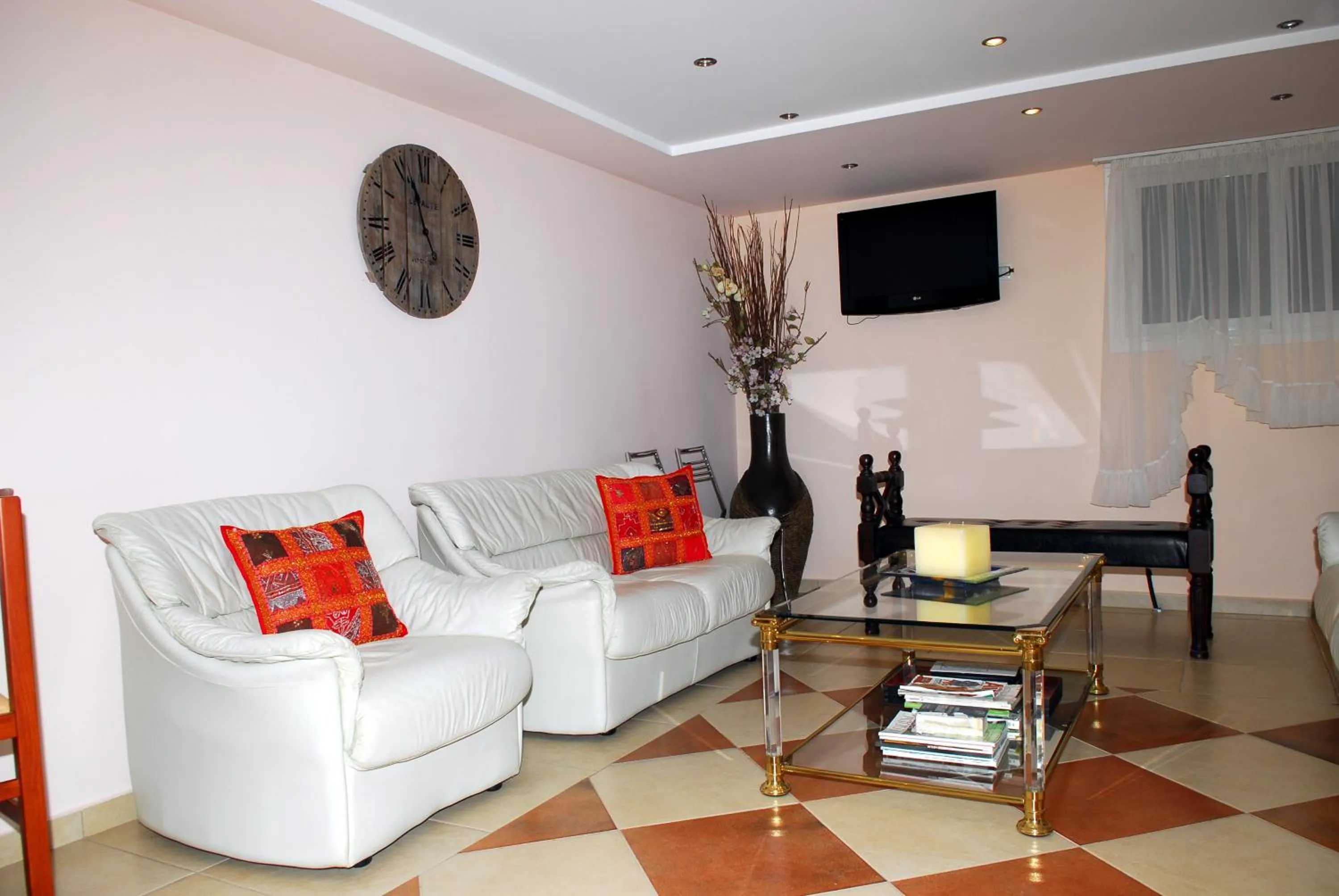 Area and facilities in John & Eve Hotel