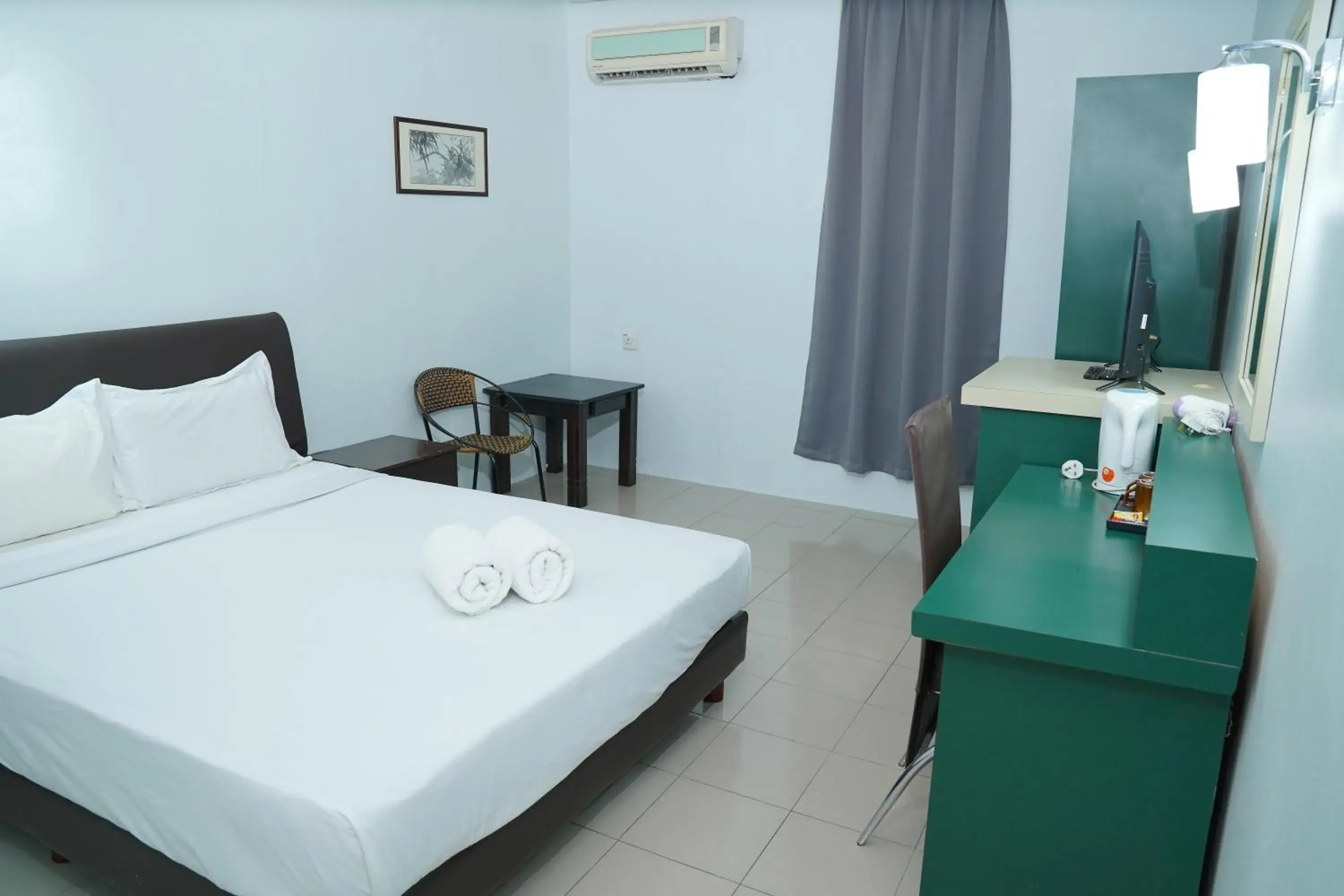 Deluxe Queen Room in Dowifi Hotel -Self Service Kiosk Deluxe Queen Room in Dowifi Hotel -Self Service Kiosk