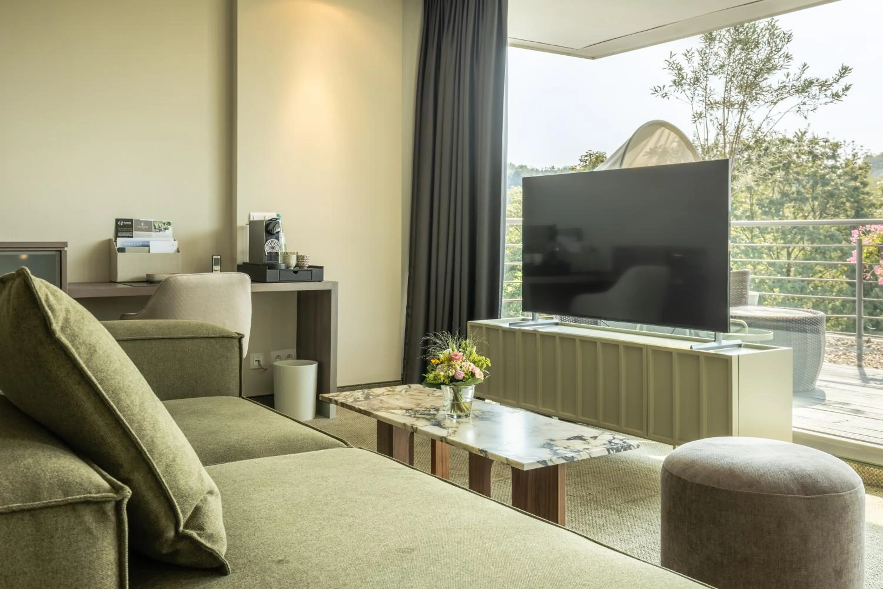 TV and multimedia in Das Vesper