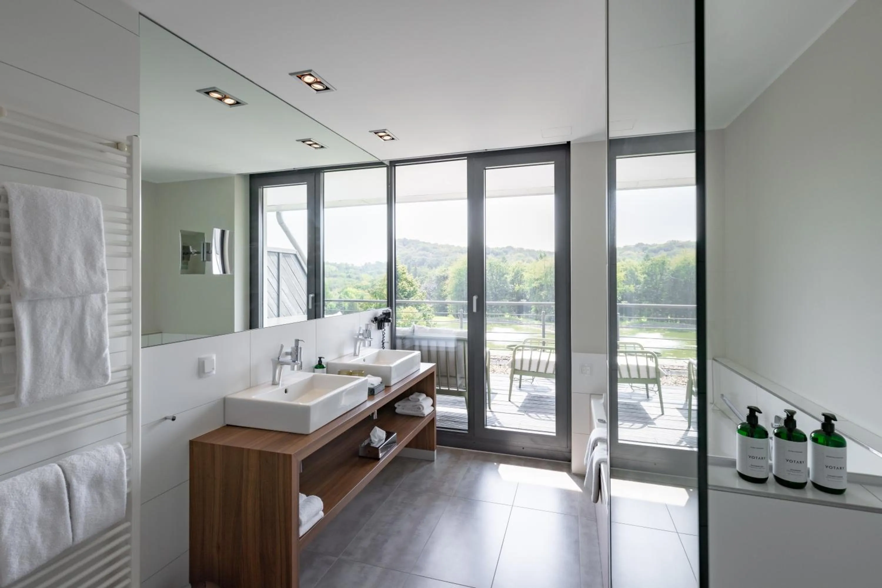 Shower in Das Vesper