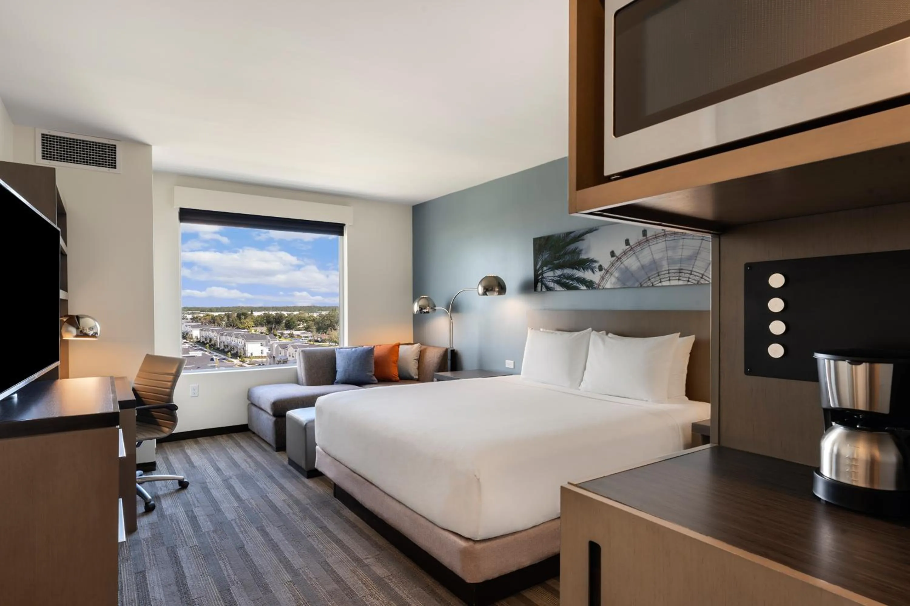 Bed in Hyatt House Orlando International Drive