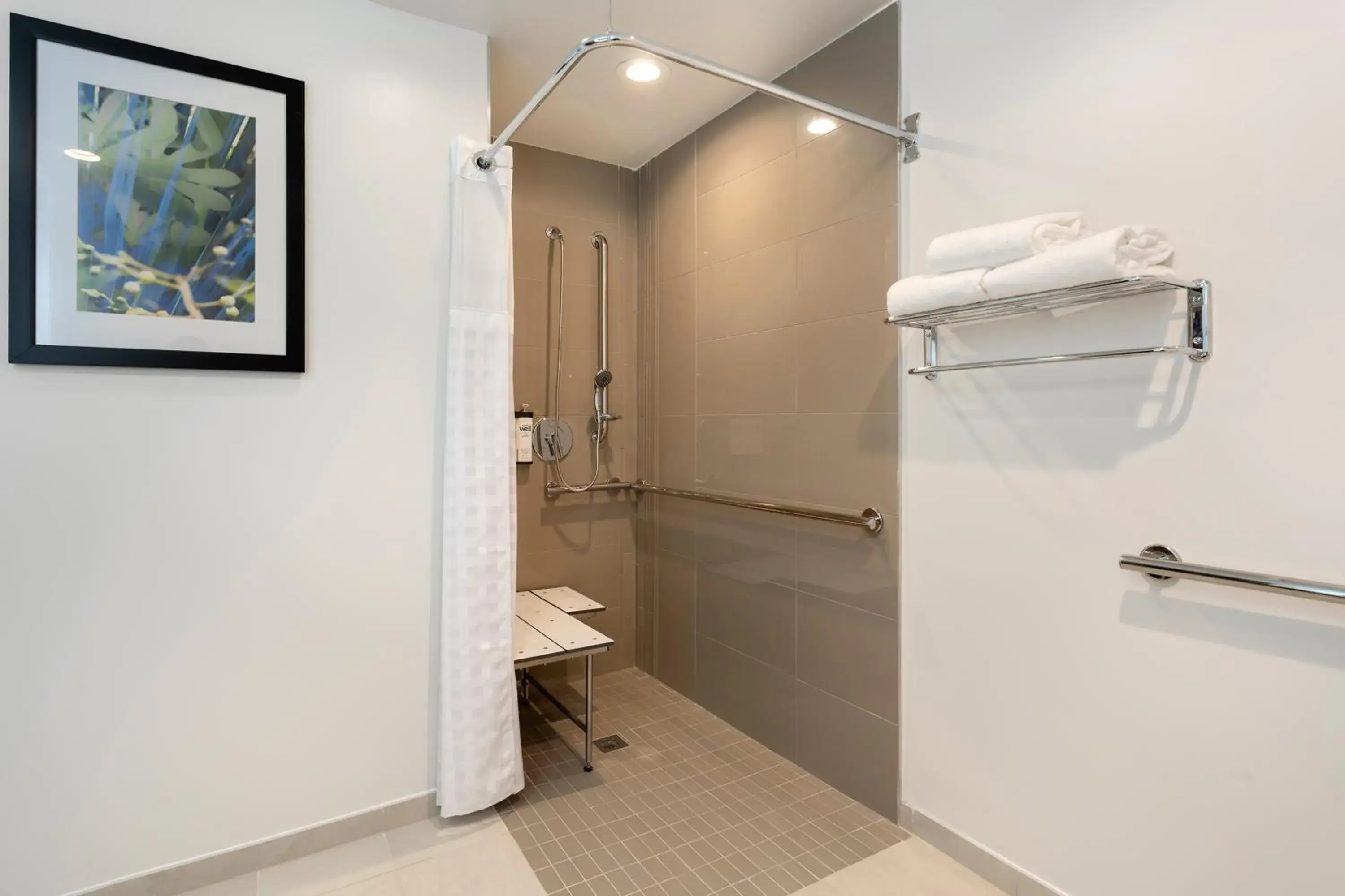 Den King Room with Roll-in Shower - Disability Access in Hyatt House Orlando International Drive Den King Room with Roll-in Shower - Disability Access in Hyatt House Orlando International Drive