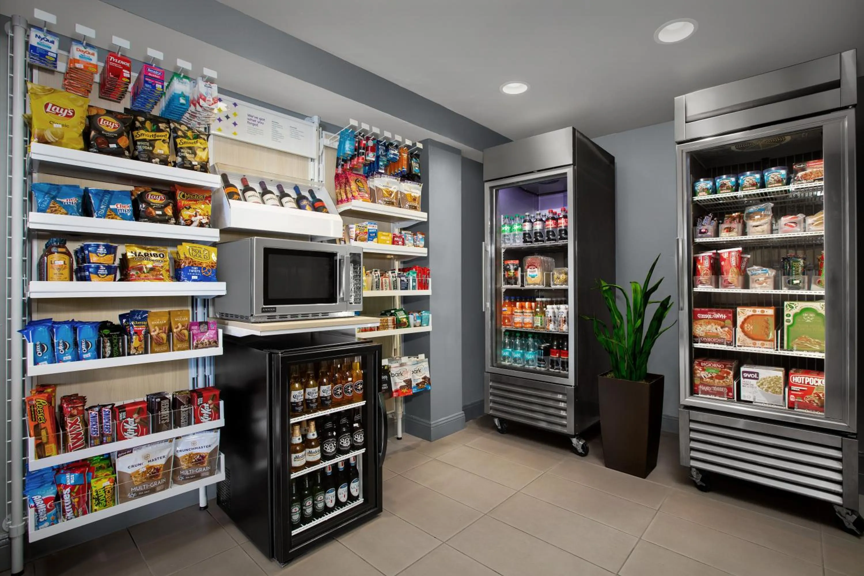 Restaurant/places to eat in Spark by Hilton San Jose Airport