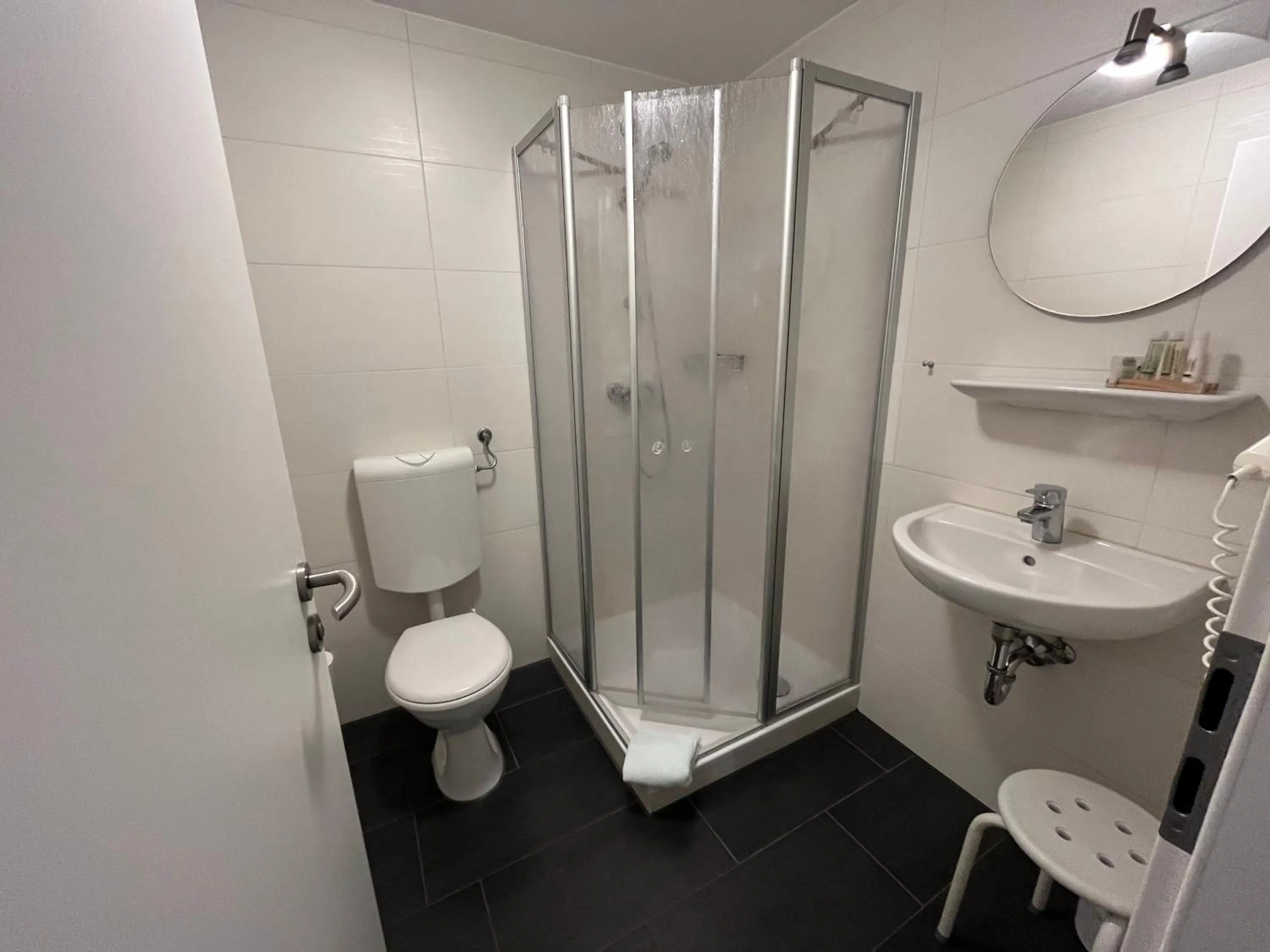 Bathroom in Hotel Zum Großen Krug